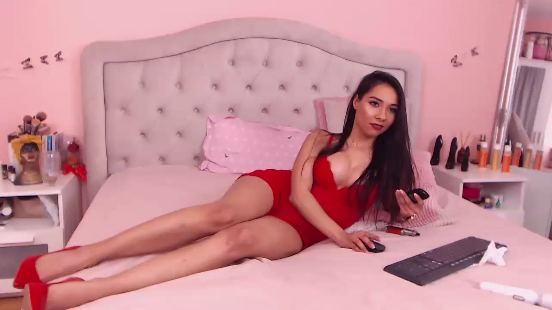 Gallery image thumbnail from Sara_Joy's myfreecams stream on, 06/27/2023, 20:43 image 13 of 20