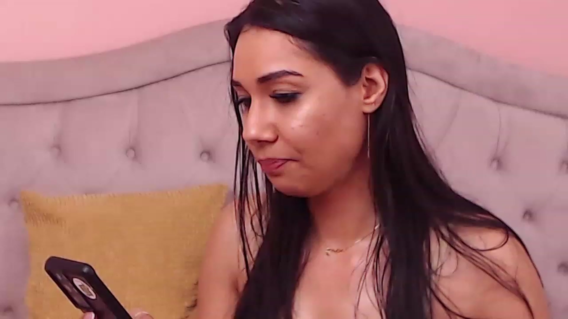 Gallery image thumbnail from Sara_Joy's myfreecams stream on, 06/28/2023, 22:50 image 17 of 20