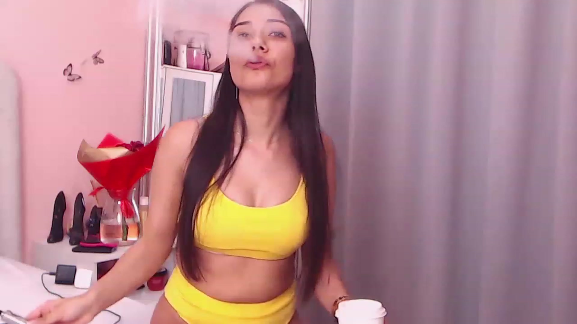 Gallery image thumbnail from Sara_Joy's myfreecams stream on, 07/06/2023, 19:47 image 2 of 20