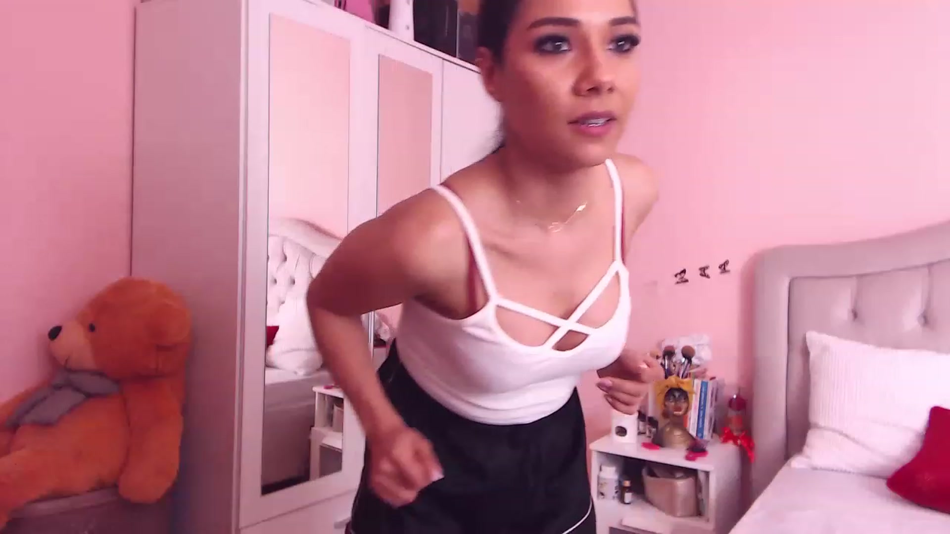 Gallery image thumbnail from Sara_Joy's myfreecams stream on, 07/09/2023, 24:14 image 3 of 20