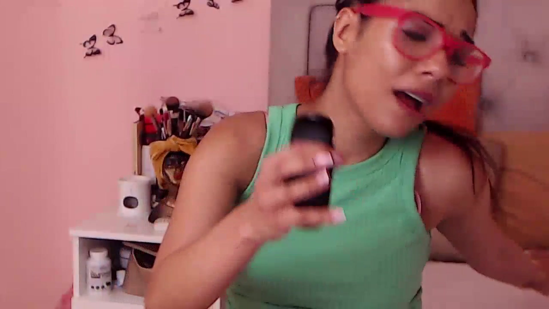 Gallery image thumbnail from Sara_Joy's myfreecams stream on, 07/17/2023, 21:52 image 15 of 20