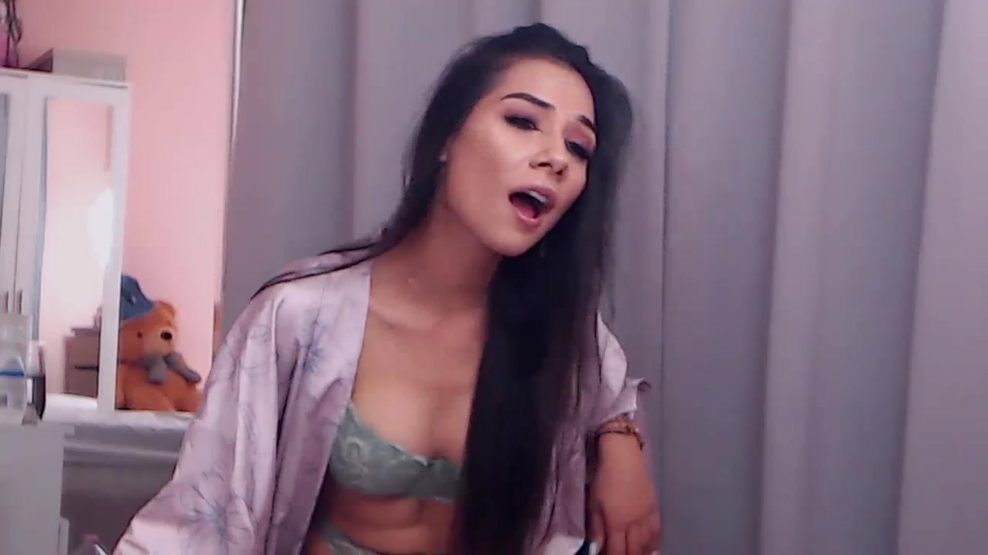 Gallery image thumbnail from Sara_Joy's myfreecams stream on, 08/20/2023, 24:02 image 7 of 20