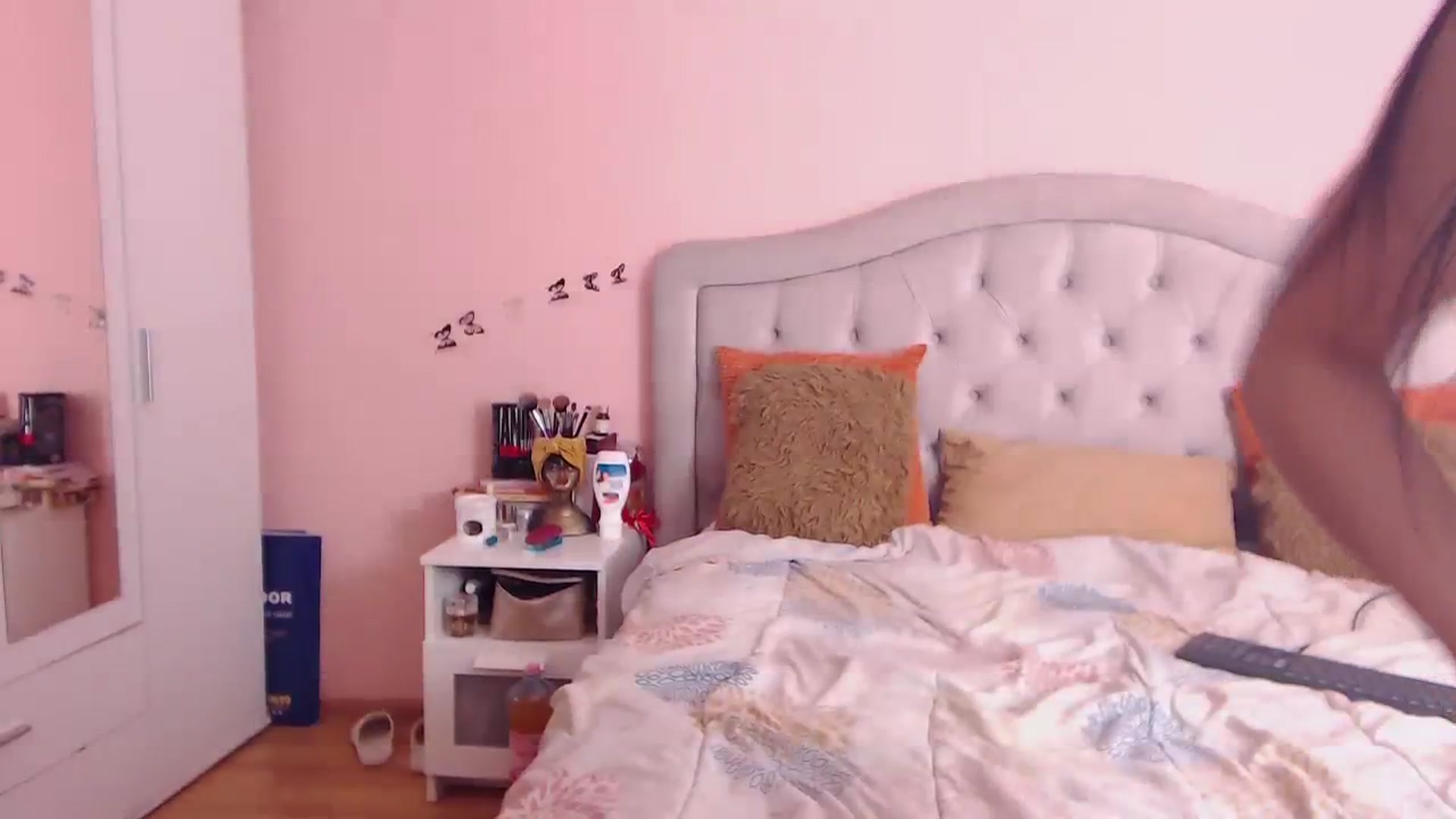 Gallery image thumbnail from Sara_Joy's myfreecams stream on, 10/31/2023, 24:02 image 8 of 20