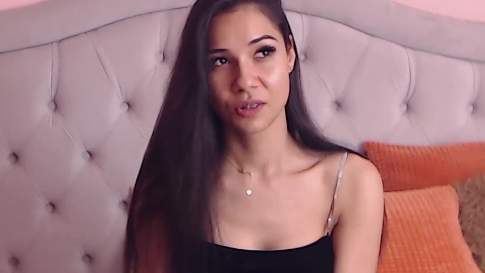 Gallery image thumbnail from Sara_Joy's myfreecams stream on, 10/31/2023, 01:06 image 8 of 20