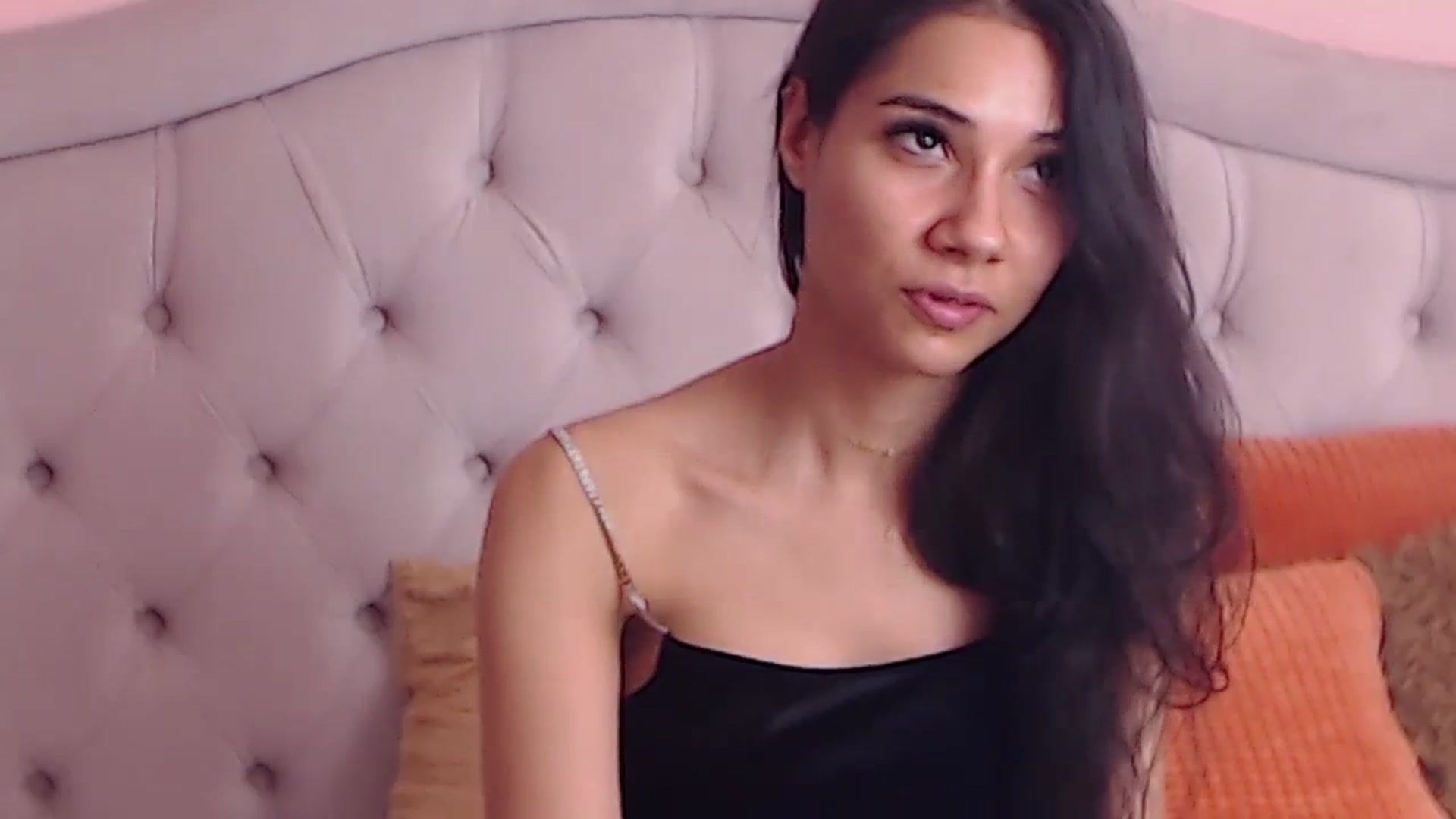 Gallery image thumbnail from Sara_Joy's myfreecams stream on, 10/31/2023, 01:06 image 7 of 20