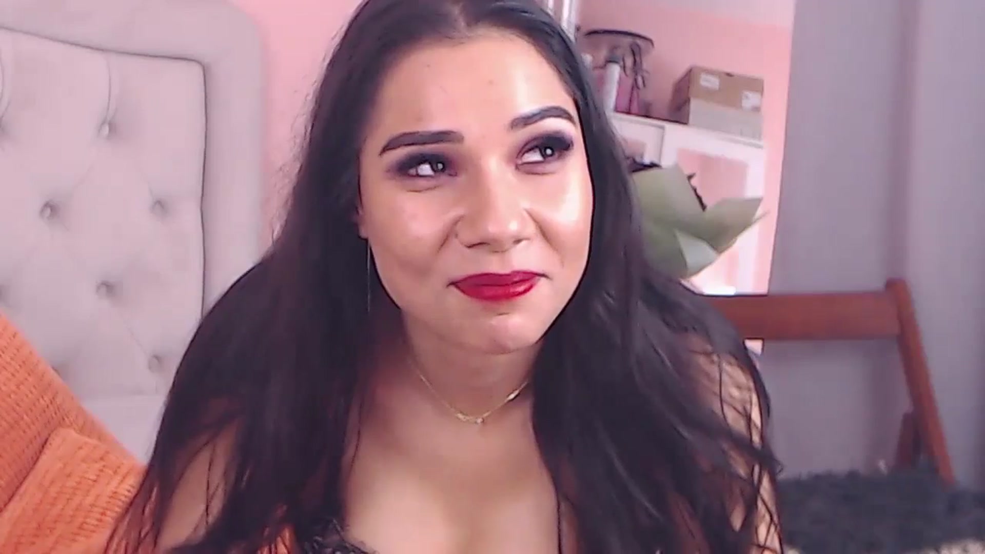 Gallery image thumbnail from Sara_Joy's myfreecams stream on, 11/19/2023, 24:55 image 6 of 20