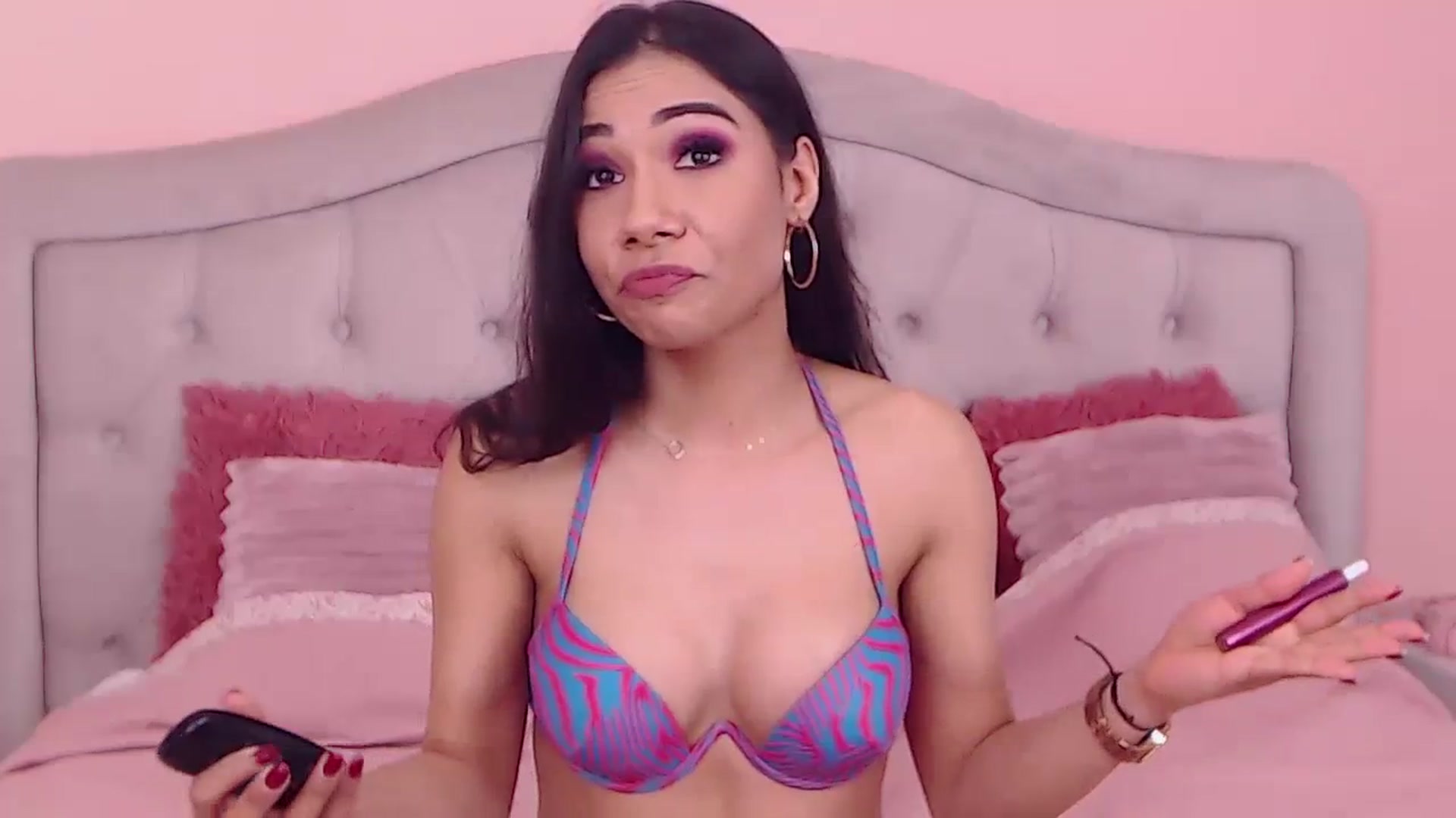 Gallery image thumbnail from Sara_Joy's myfreecams stream on, 01/07/2024, 19:52 image 6 of 20