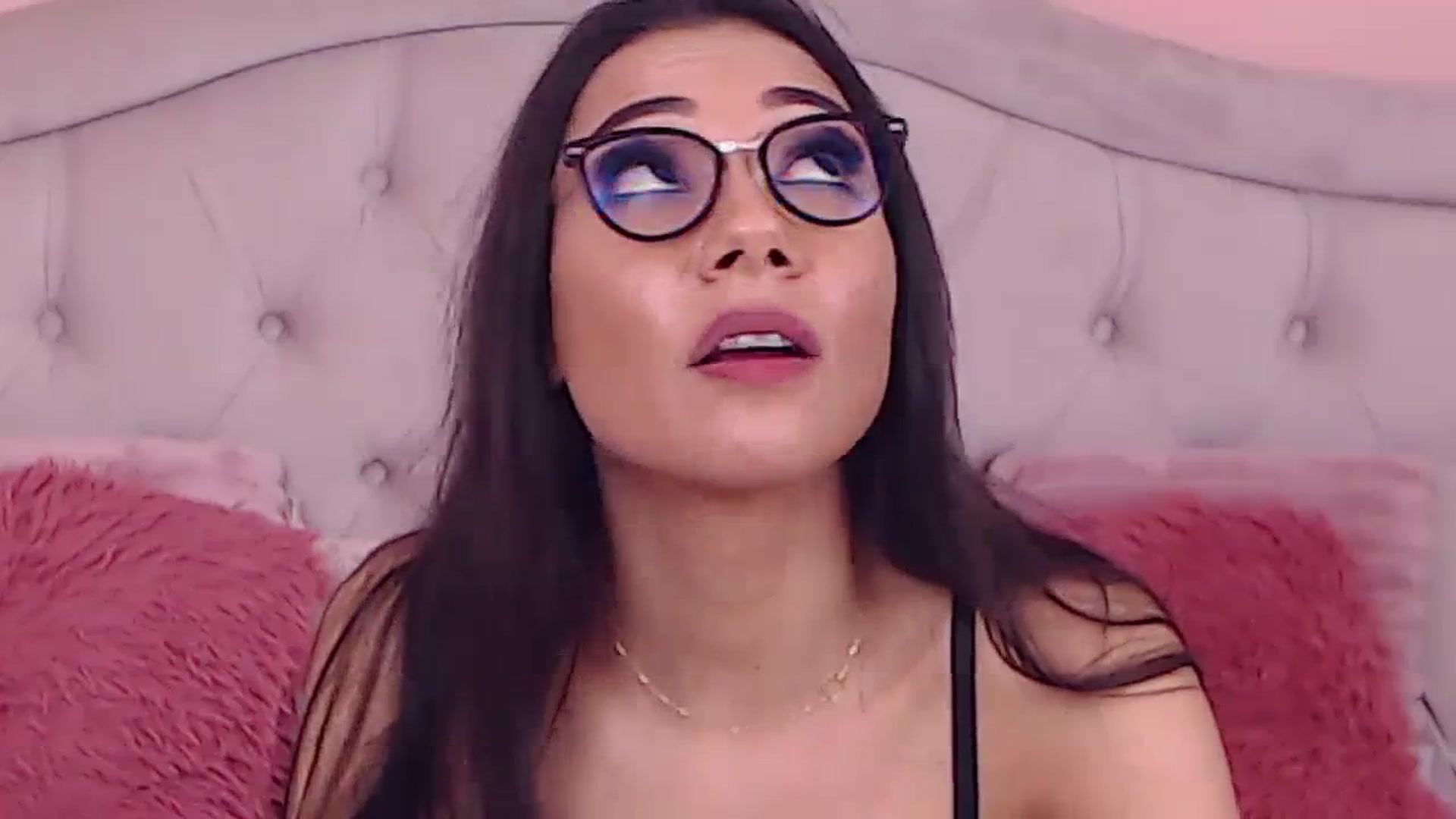 Gallery image thumbnail from Sara_Joy's myfreecams stream on, 01/10/2024, 23:15 image 18 of 20