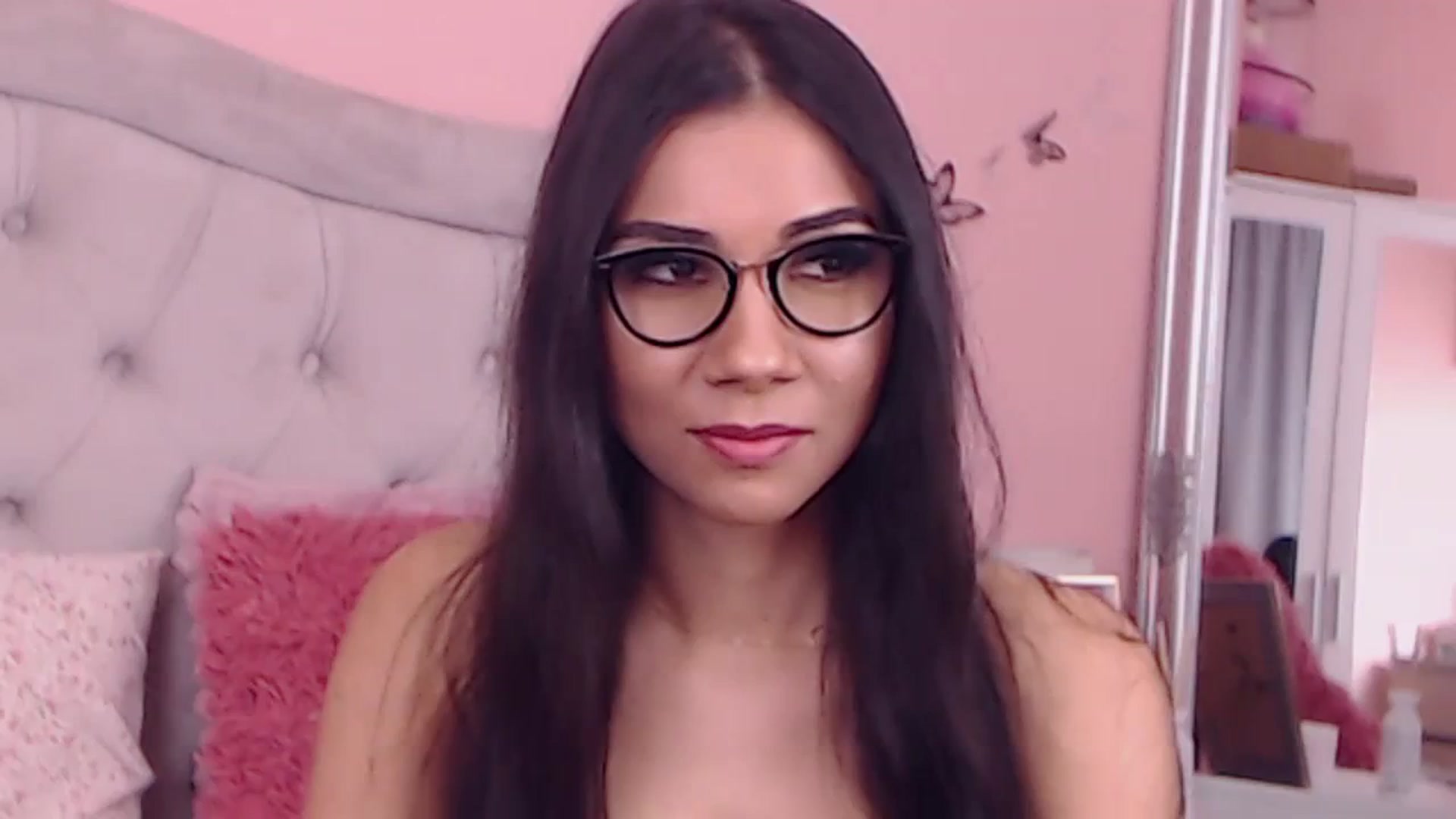 Gallery image thumbnail from Sara_Joy's myfreecams stream on, 01/12/2024, 21:37 image 19 of 20