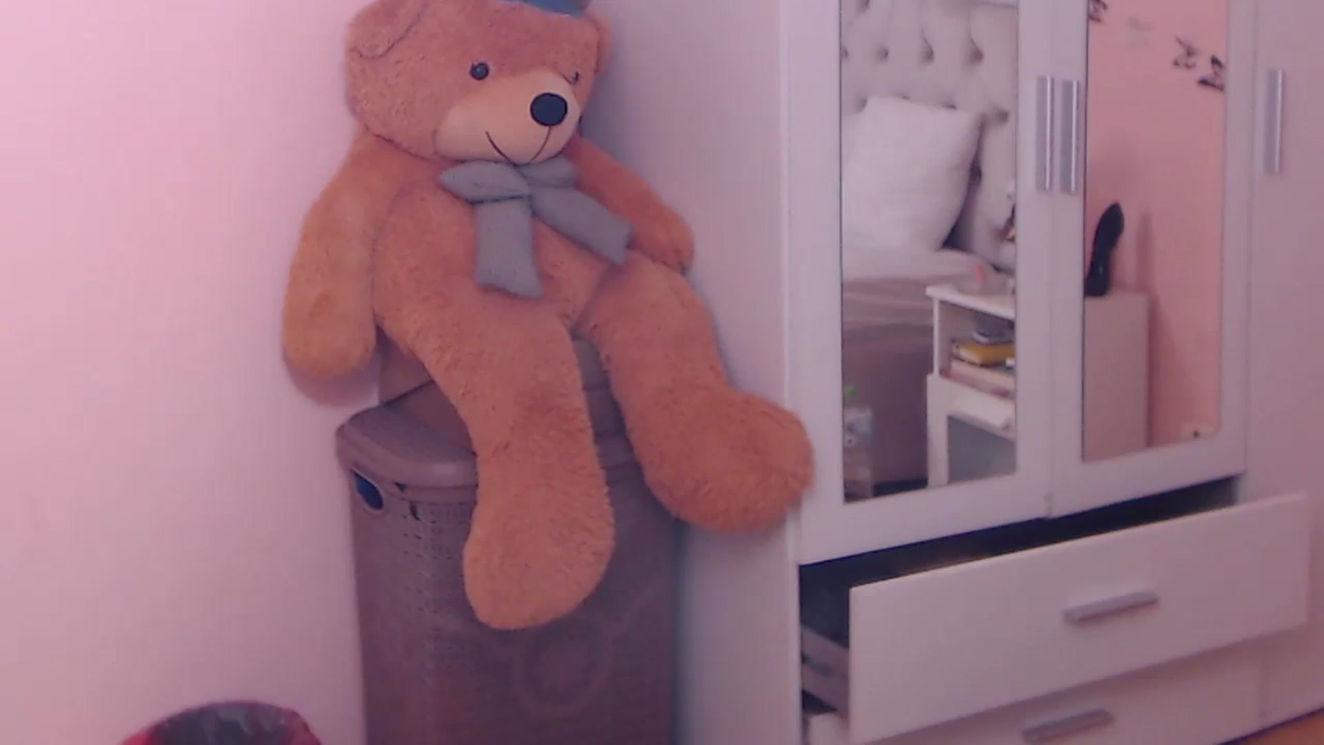 Gallery image thumbnail from Sara_Joy's myfreecams stream on, 02/08/2024, 23:26 image 6 of 20