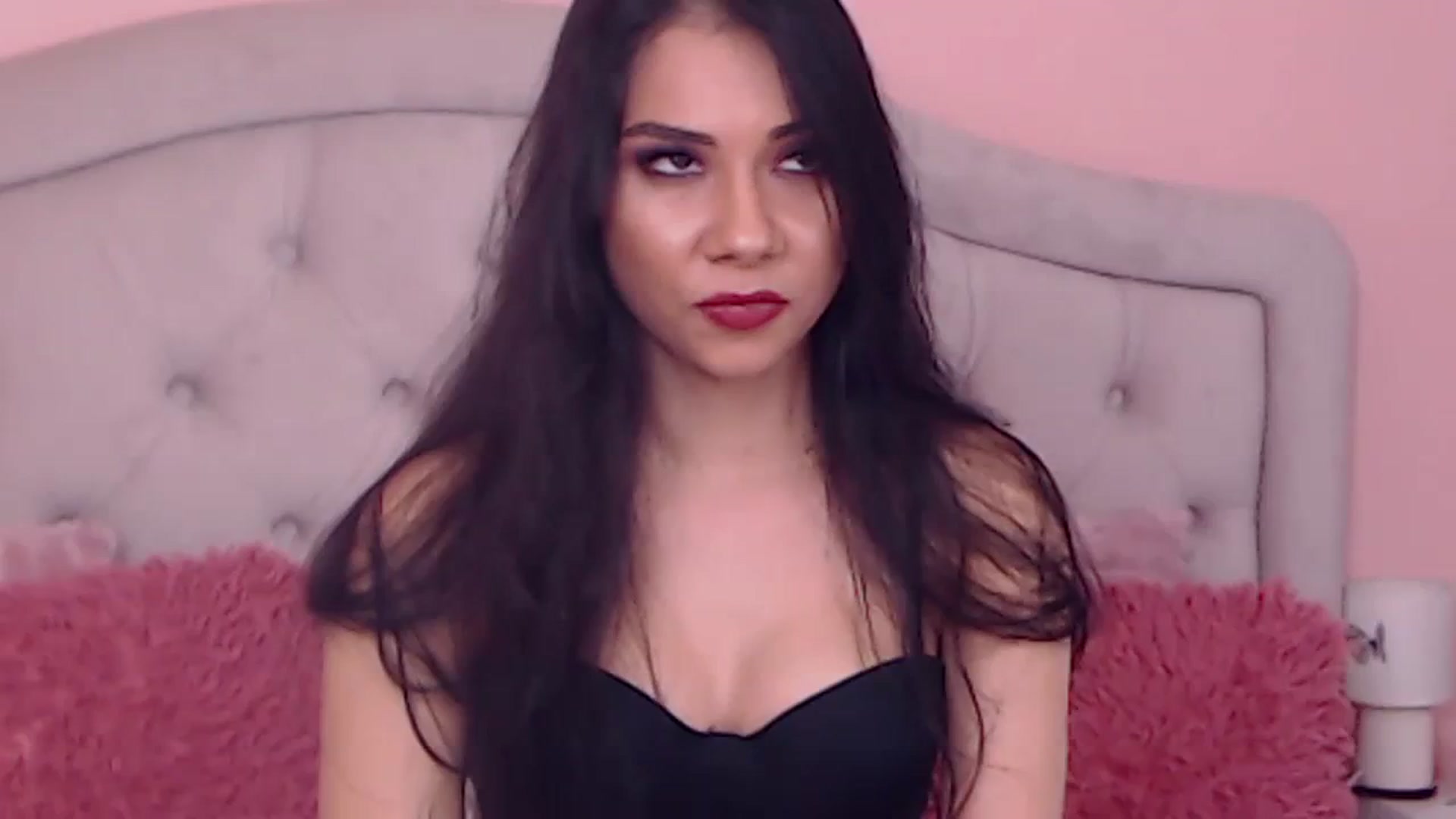 Gallery image thumbnail from Sara_Joy's myfreecams stream on, 03/08/2024, 24:22 image 1 of 20