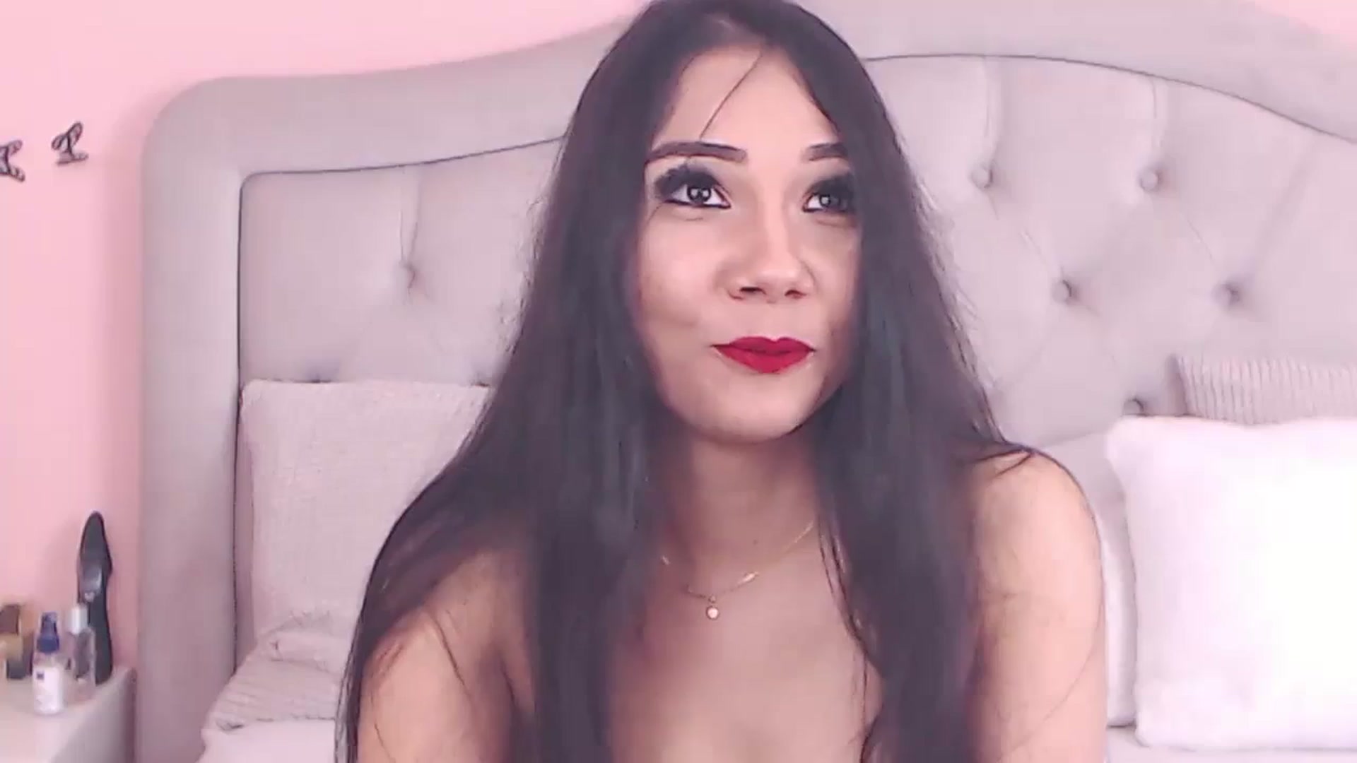 Gallery image thumbnail from Sara_Joy's myfreecams stream on, 03/25/2024, 21:11 image 3 of 20