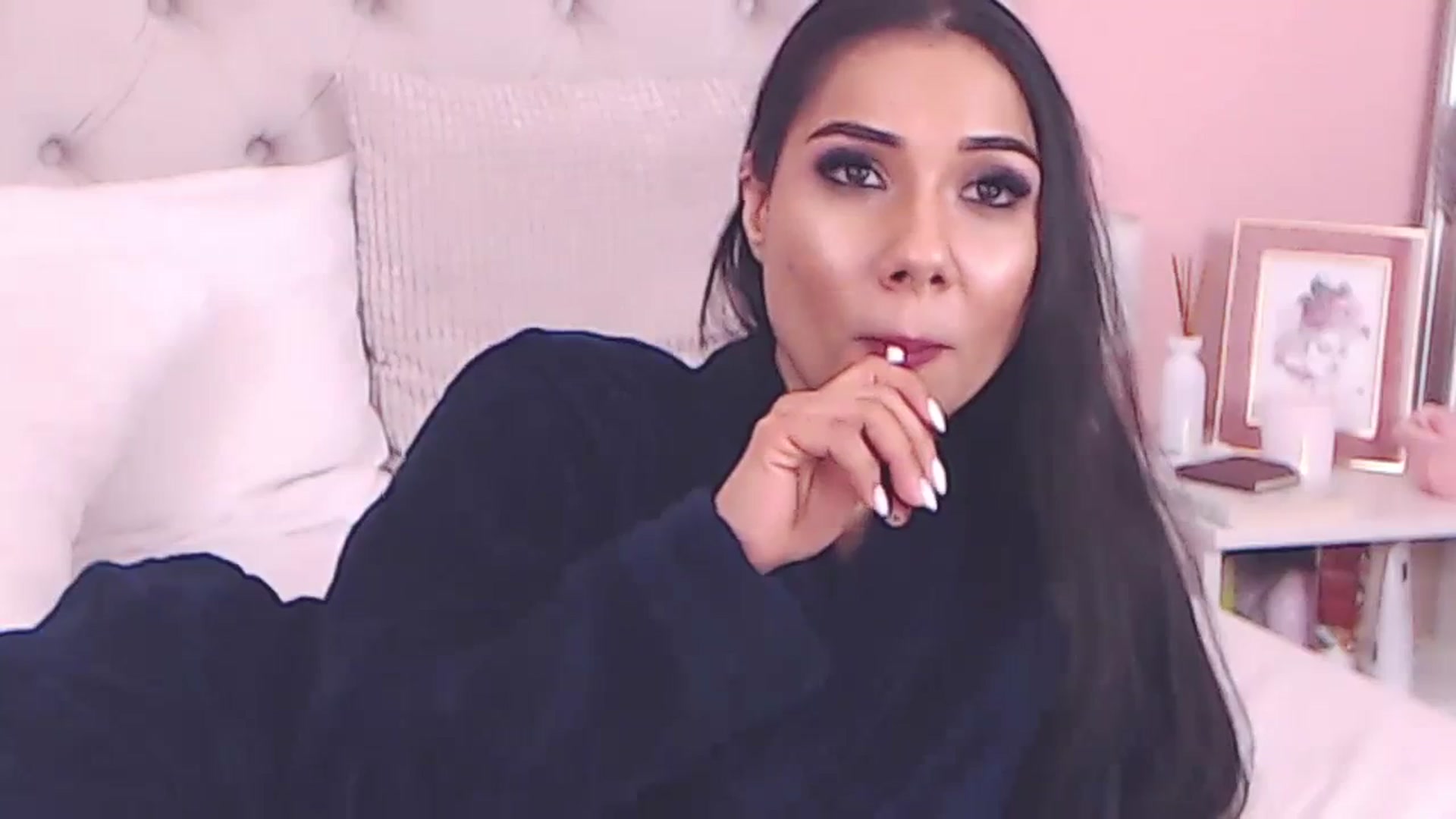 Gallery image thumbnail from Sara_Joy's myfreecams stream on, 03/27/2024, 24:54 image 5 of 20