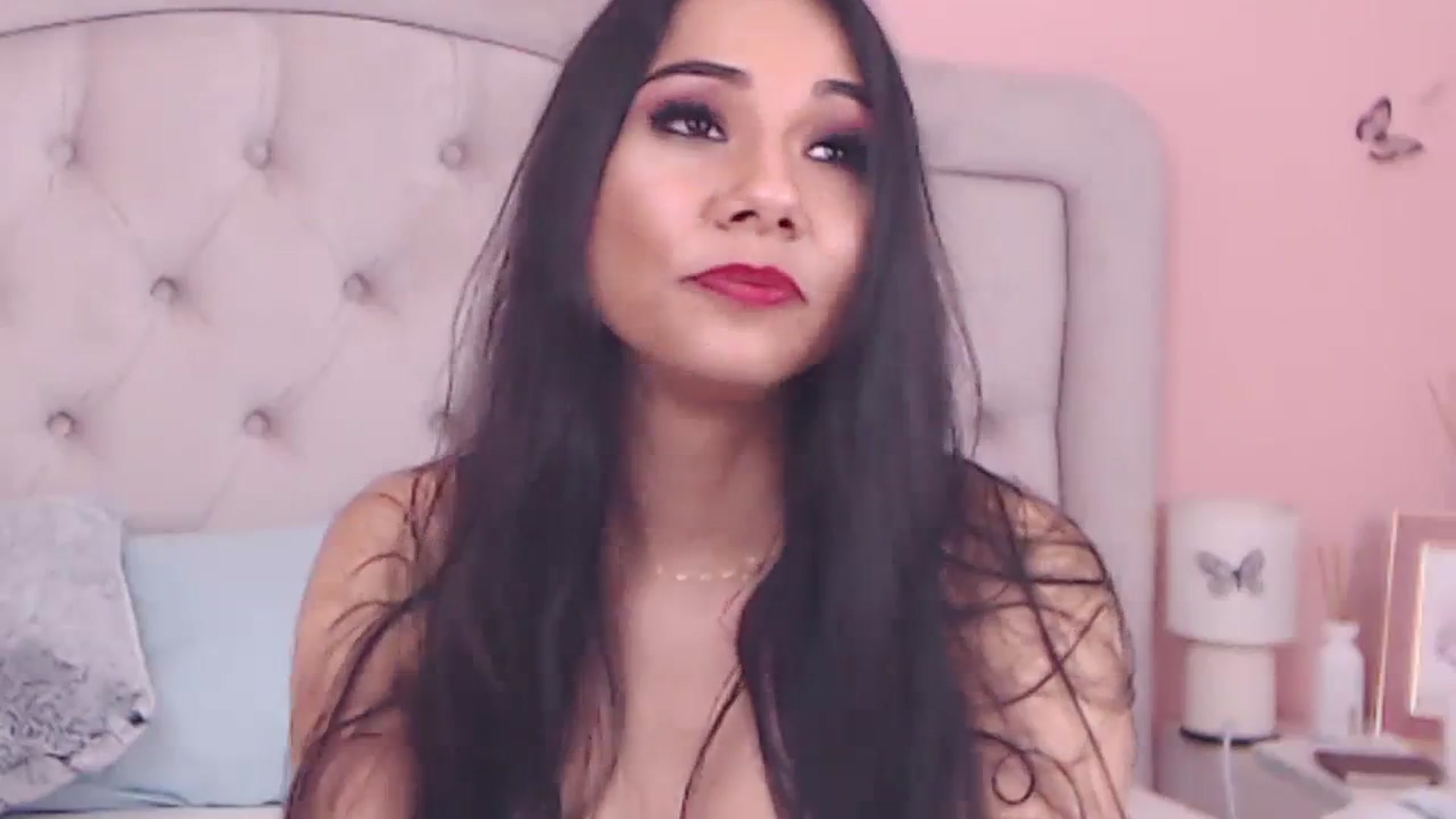 Gallery image thumbnail from Sara_Joy's myfreecams stream on, 03/31/2024, 01:49 image 14 of 20