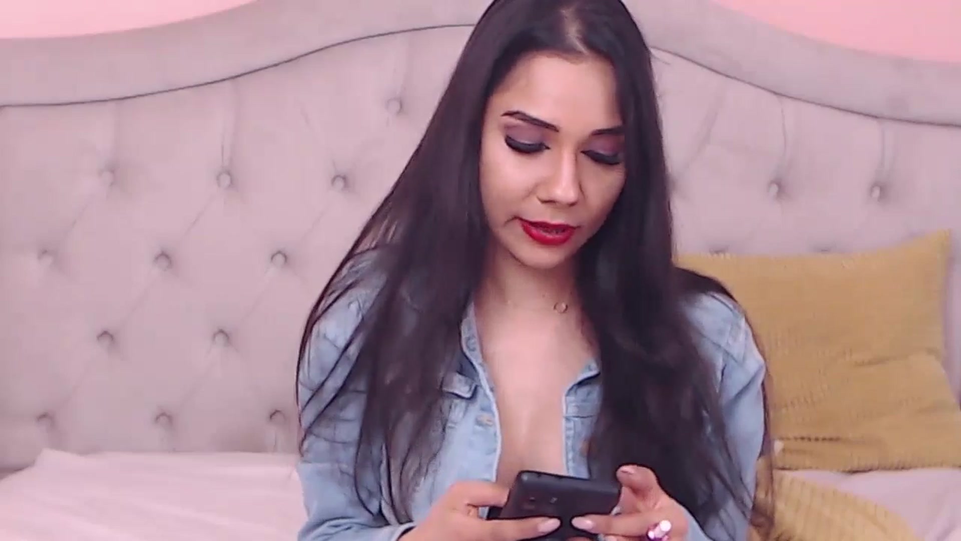 Gallery image thumbnail from Sara_Joy's myfreecams stream on, 04/20/2024, 24:00 image 18 of 20