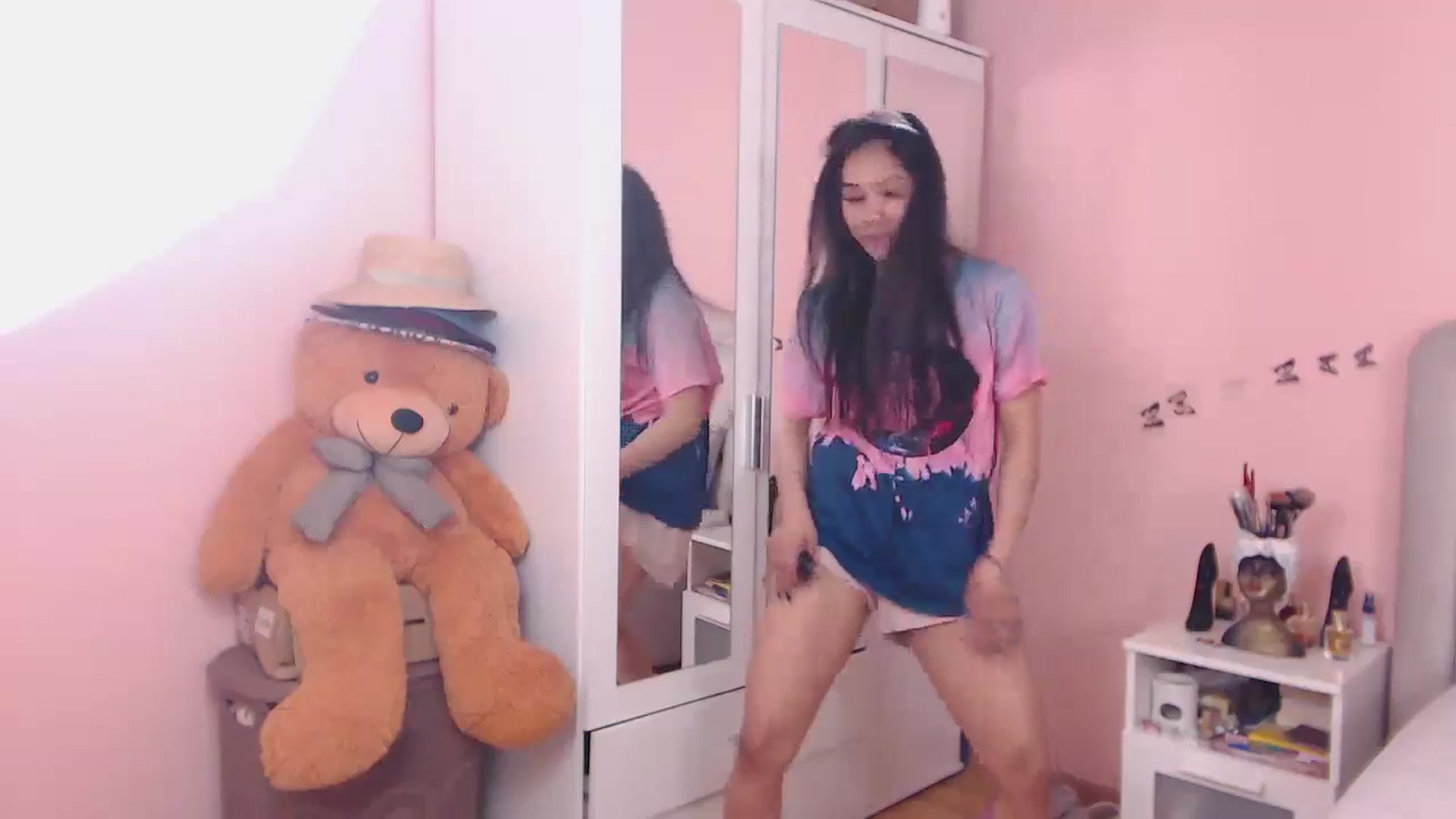 Gallery image thumbnail from Sara_Joy's myfreecams stream on, 05/08/2024, 22:55 image 18 of 20