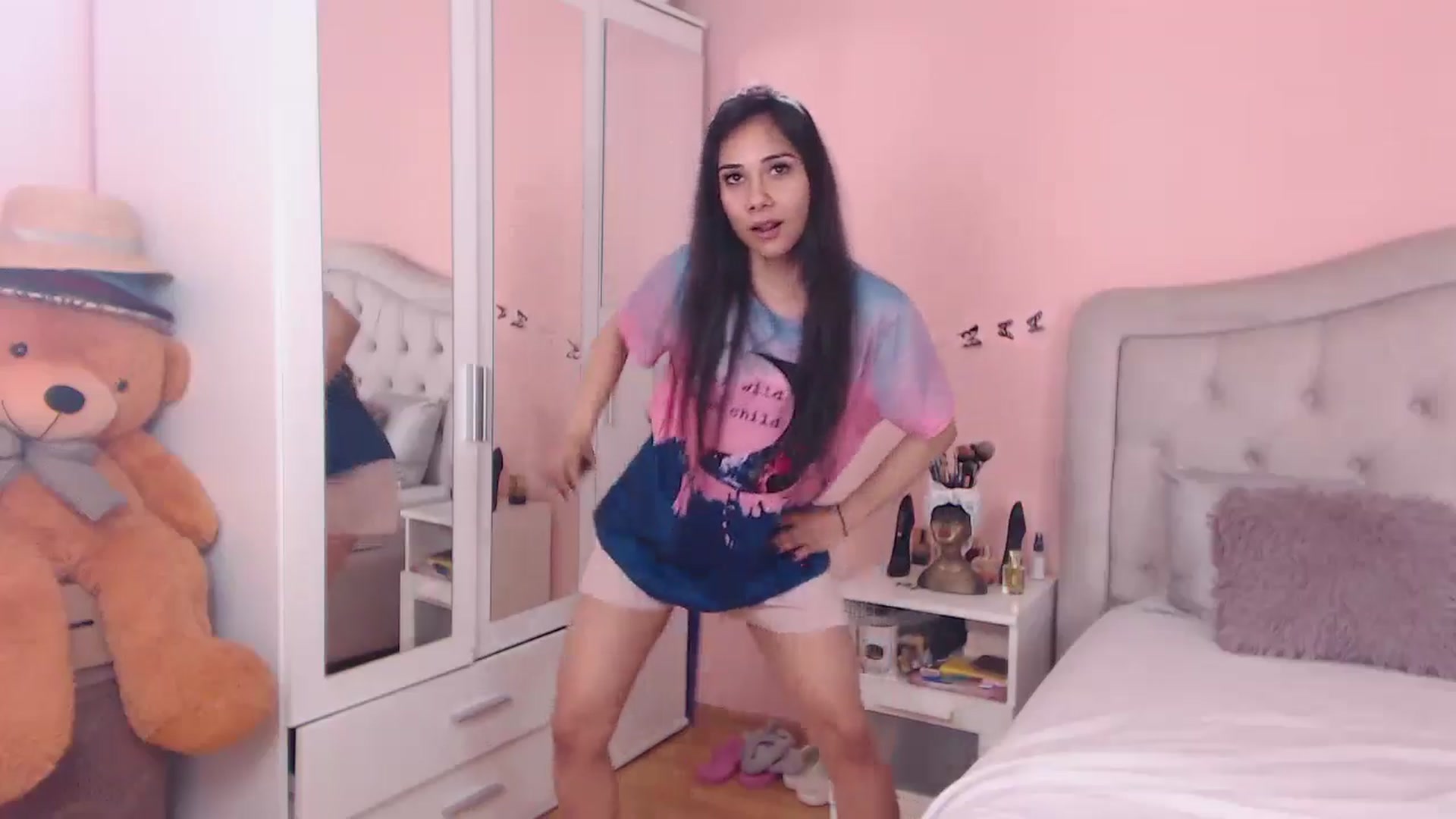 Gallery image thumbnail from Sara_Joy's myfreecams stream on, 05/08/2024, 22:55 image 19 of 20