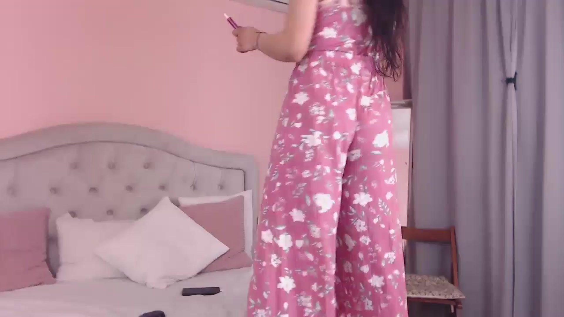 Gallery image thumbnail from Sara_Joy's myfreecams stream on, 05/14/2024, 20:38 image 8 of 20