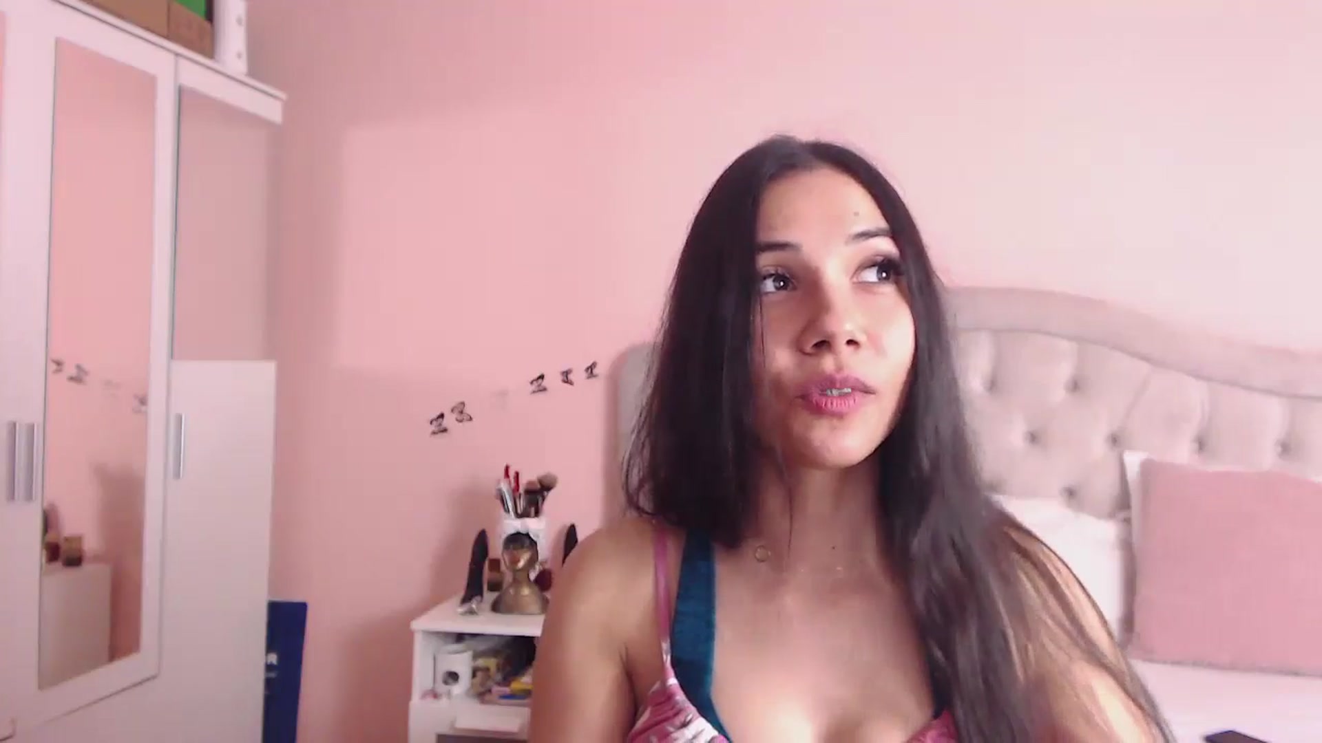 Gallery image thumbnail from Sara_Joy's myfreecams stream on, 05/14/2024, 23:56 image 8 of 20