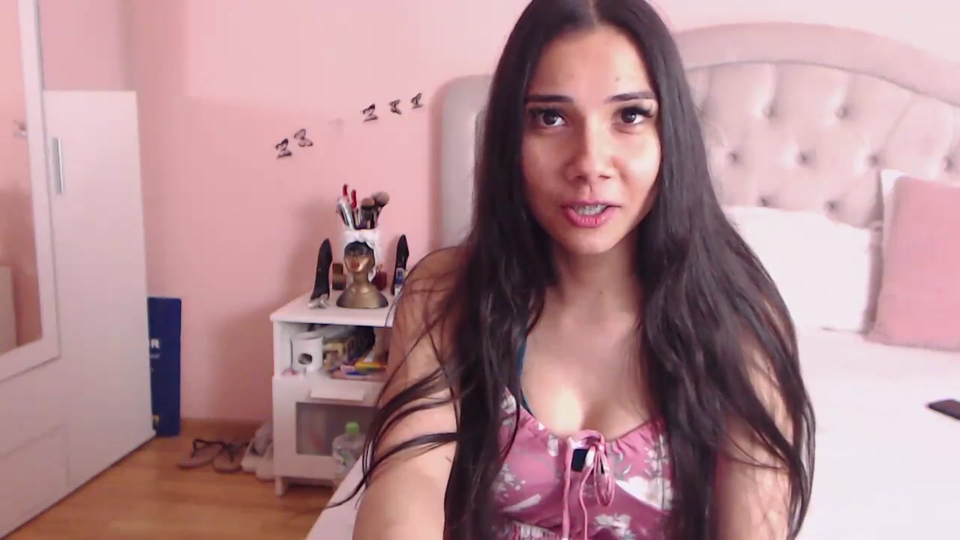 Gallery image thumbnail from Sara_Joy's myfreecams stream on, 05/14/2024, 23:56 image 11 of 20