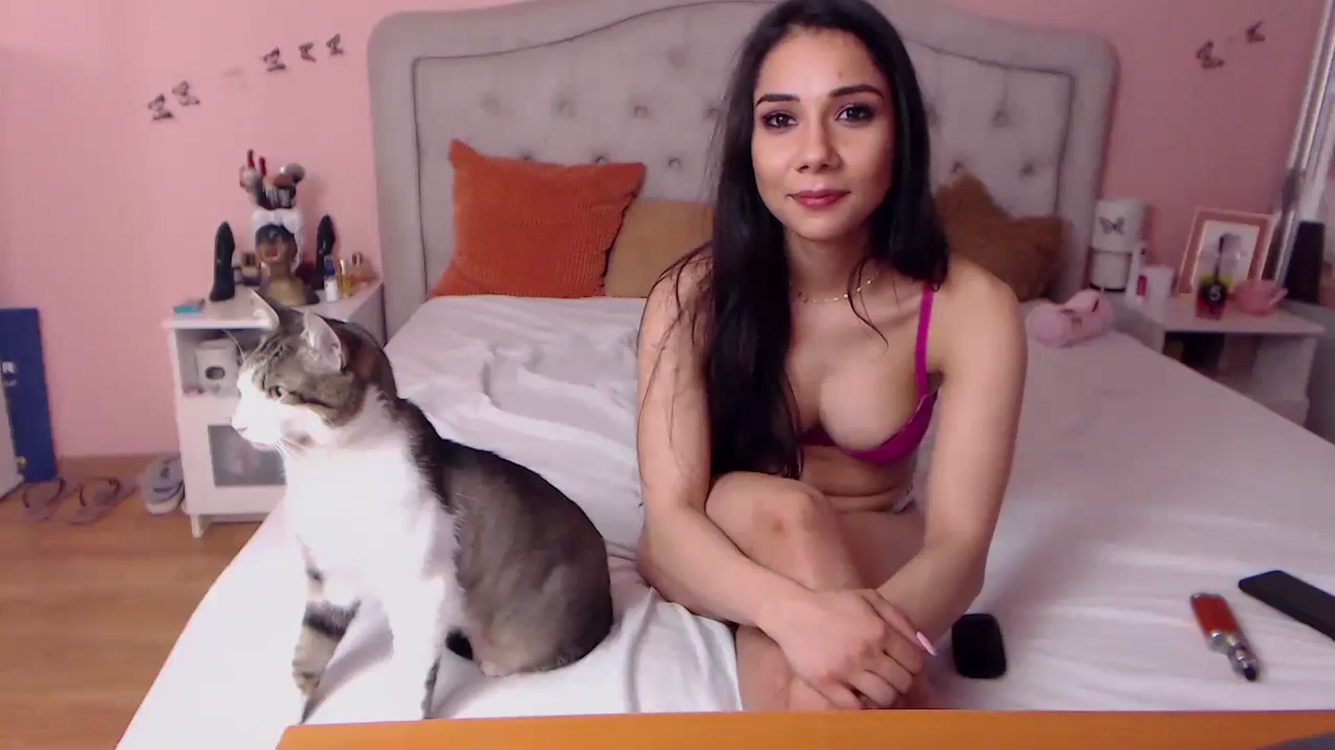 Gallery image thumbnail from Sara_Joy's myfreecams stream on, 05/20/2024, 02:11 image 9 of 20