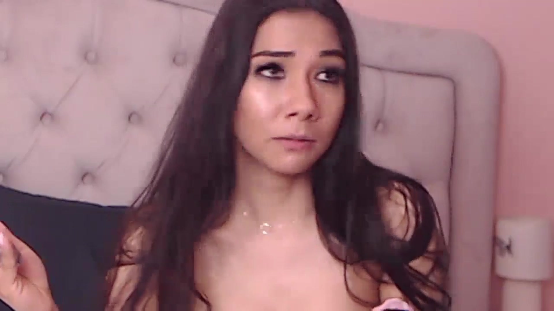 Gallery image thumbnail from Sara_Joy's myfreecams stream on, 05/23/2024, 01:21 image 15 of 20
