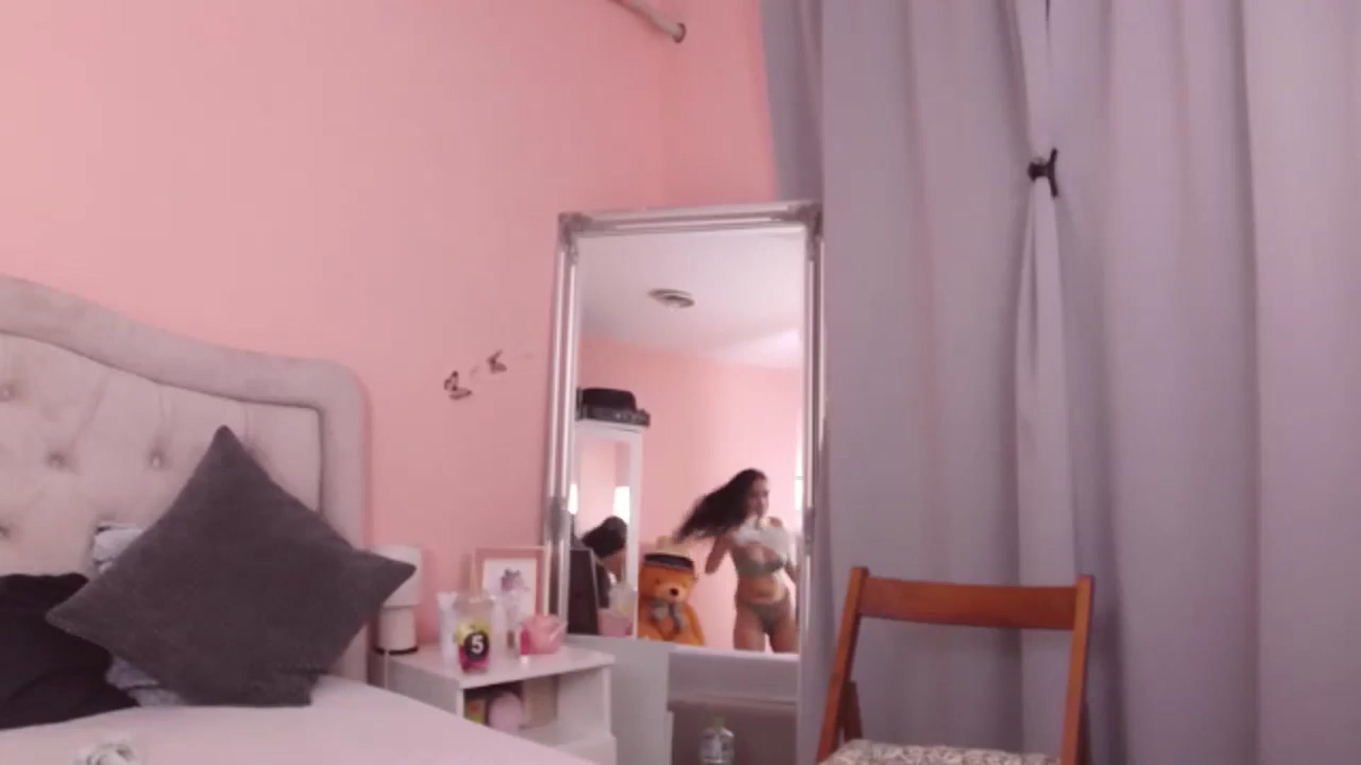 Gallery image thumbnail from Sara_Joy's myfreecams stream on, 05/23/2024, 21:04 image 13 of 20
