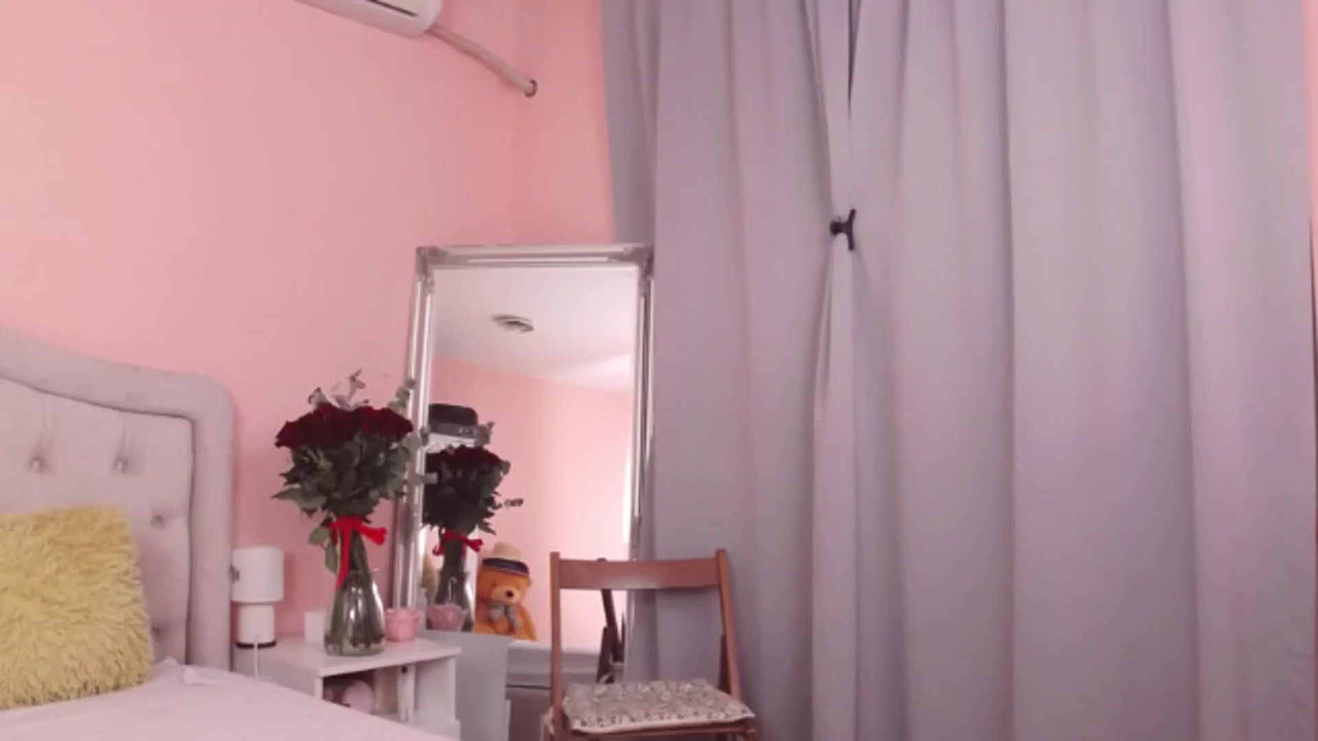 Gallery image thumbnail from Sara_Joy's myfreecams stream on, 05/24/2024, 20:18 image 4 of 20