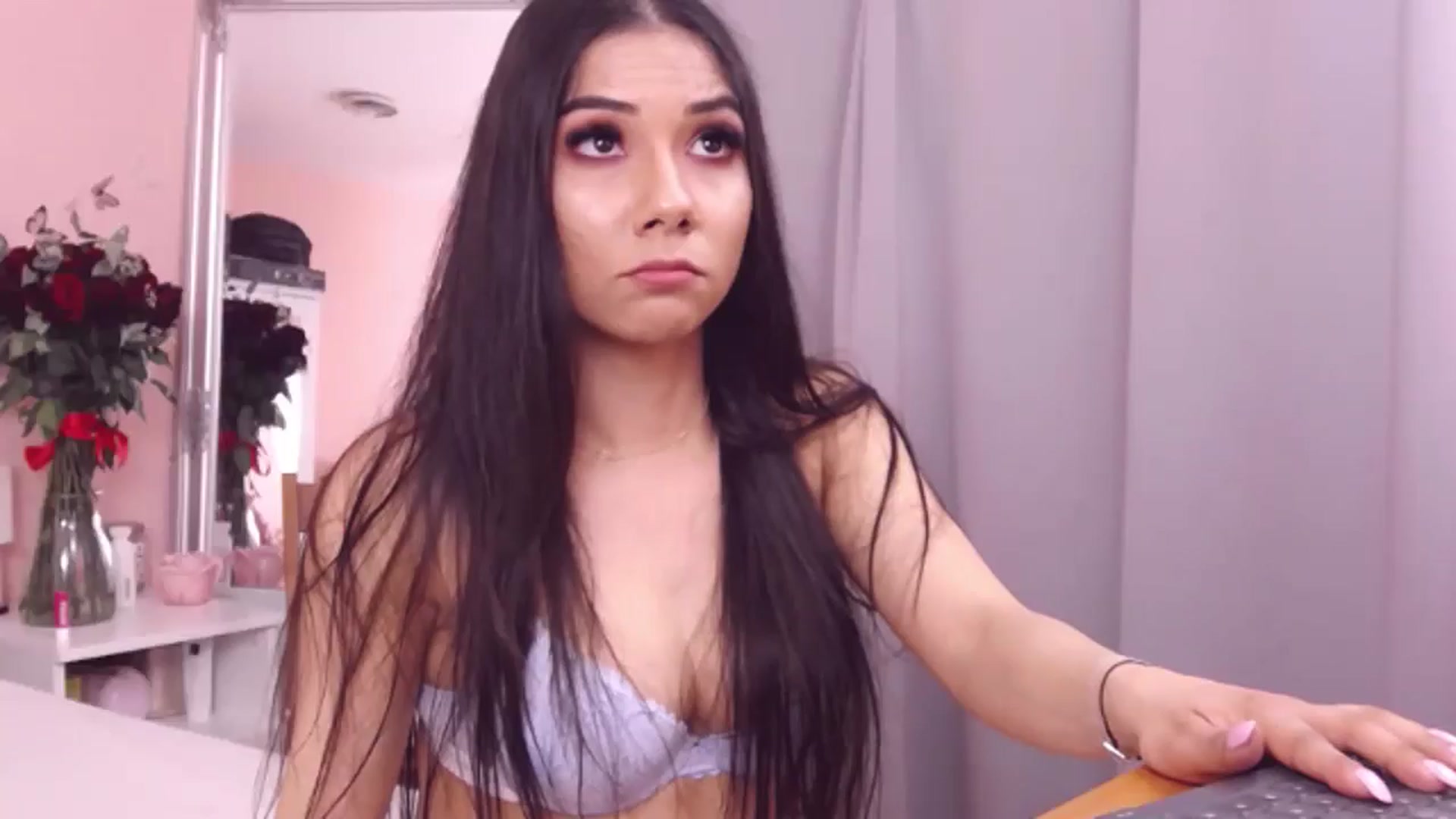 Gallery image thumbnail from Sara_Joy's myfreecams stream on, 05/28/2024, 20:08 image 20 of 20