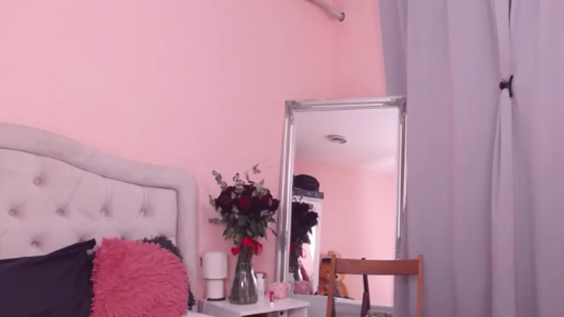 Gallery image thumbnail from Sara_Joy's myfreecams stream on, 05/29/2024, 20:15 image 15 of 20
