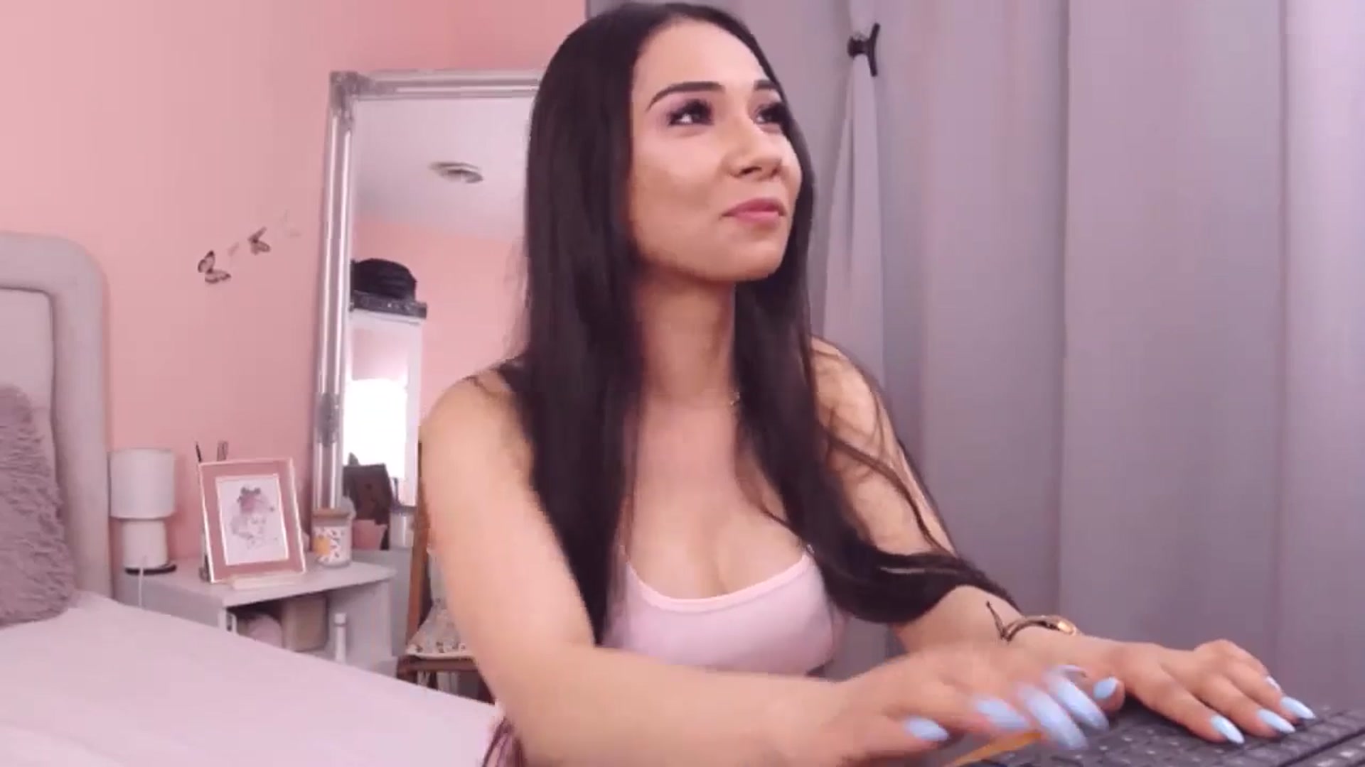 Gallery image thumbnail from Sara_Joy's myfreecams stream on, 06/07/2024, 21:00 image 19 of 20