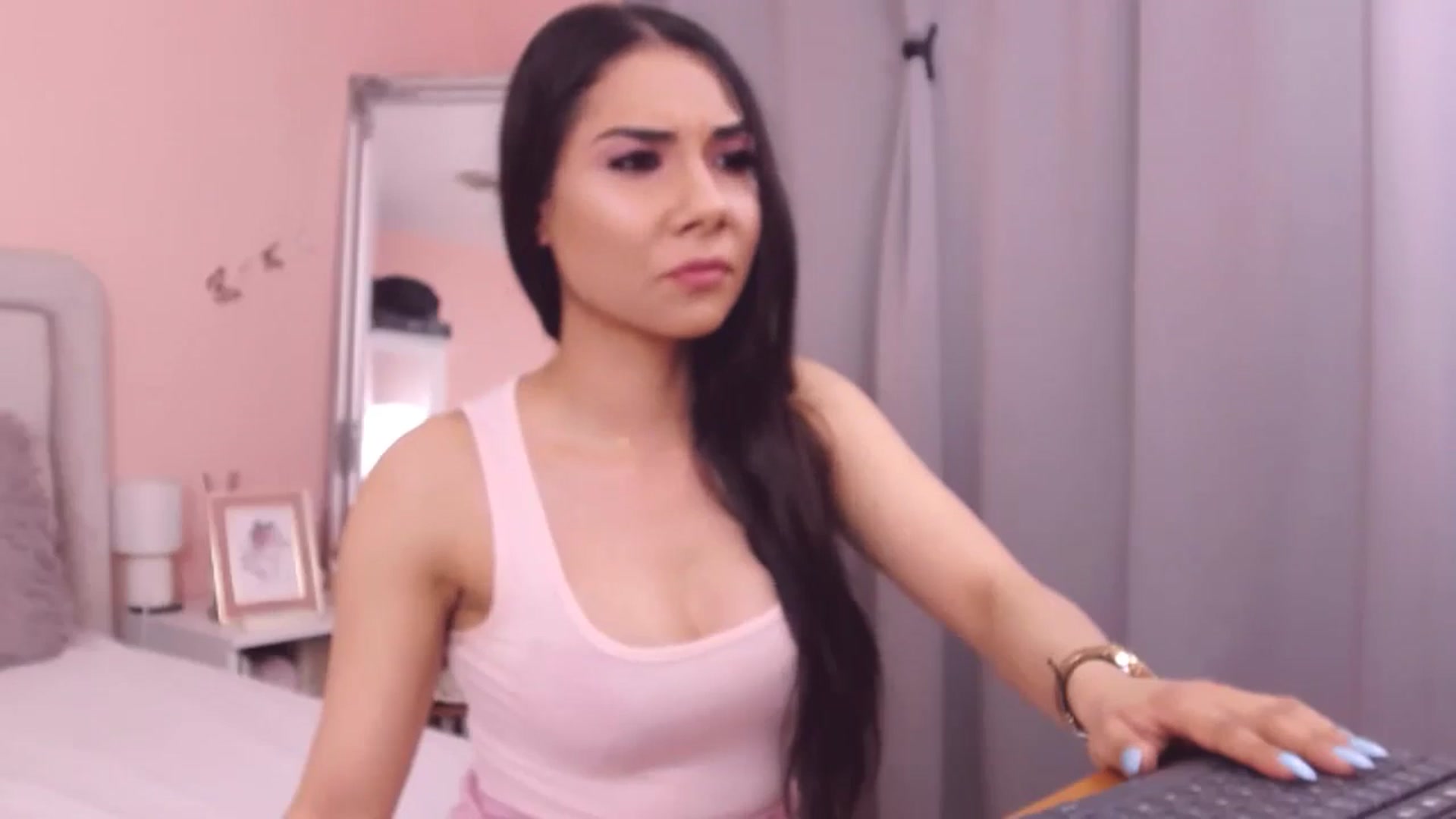 Gallery image thumbnail from Sara_Joy's myfreecams stream on, 06/07/2024, 21:18 image 3 of 20