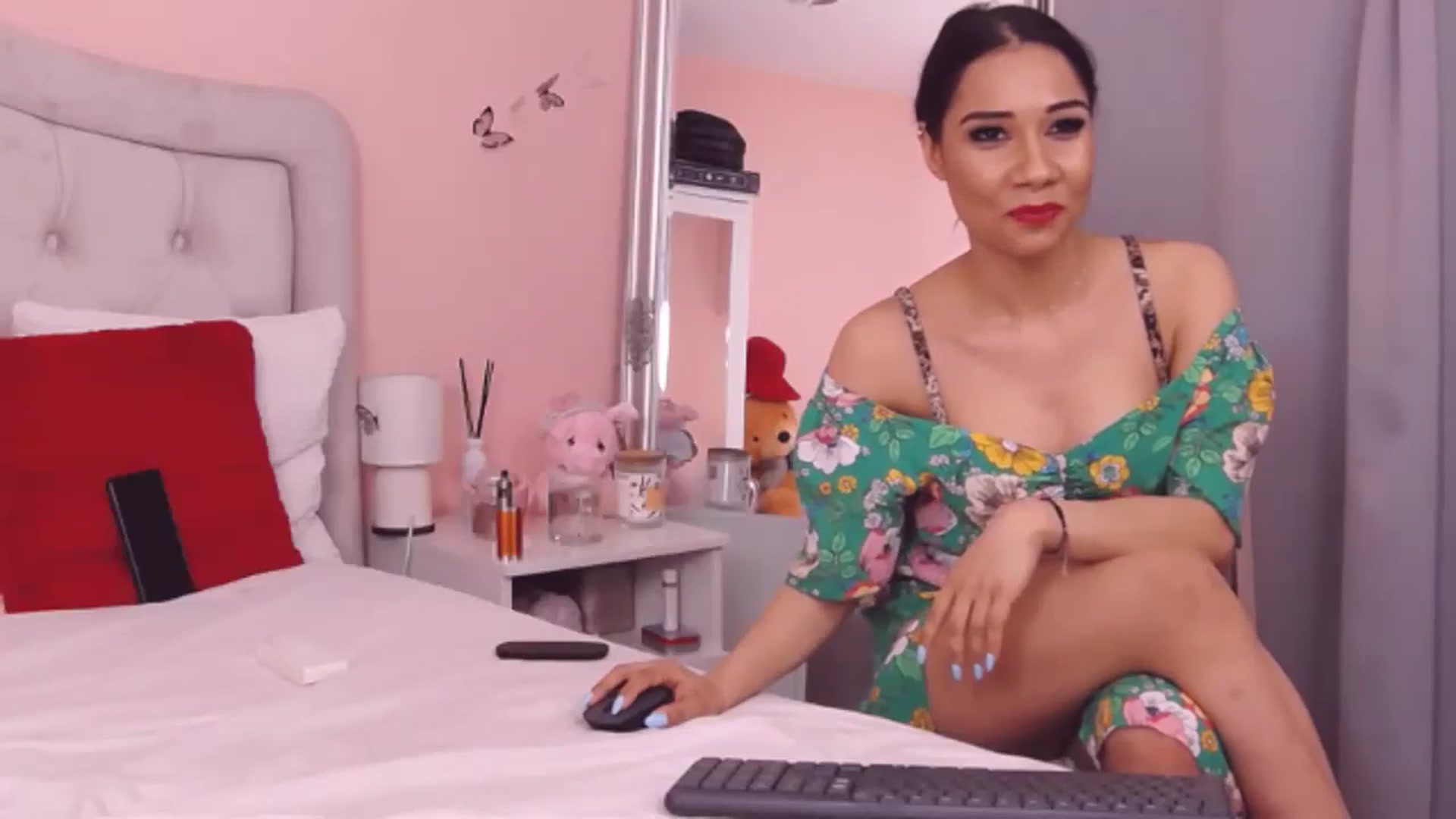Gallery image thumbnail from Sara_Joy's myfreecams stream on, 06/16/2024, 21:01 image 17 of 20