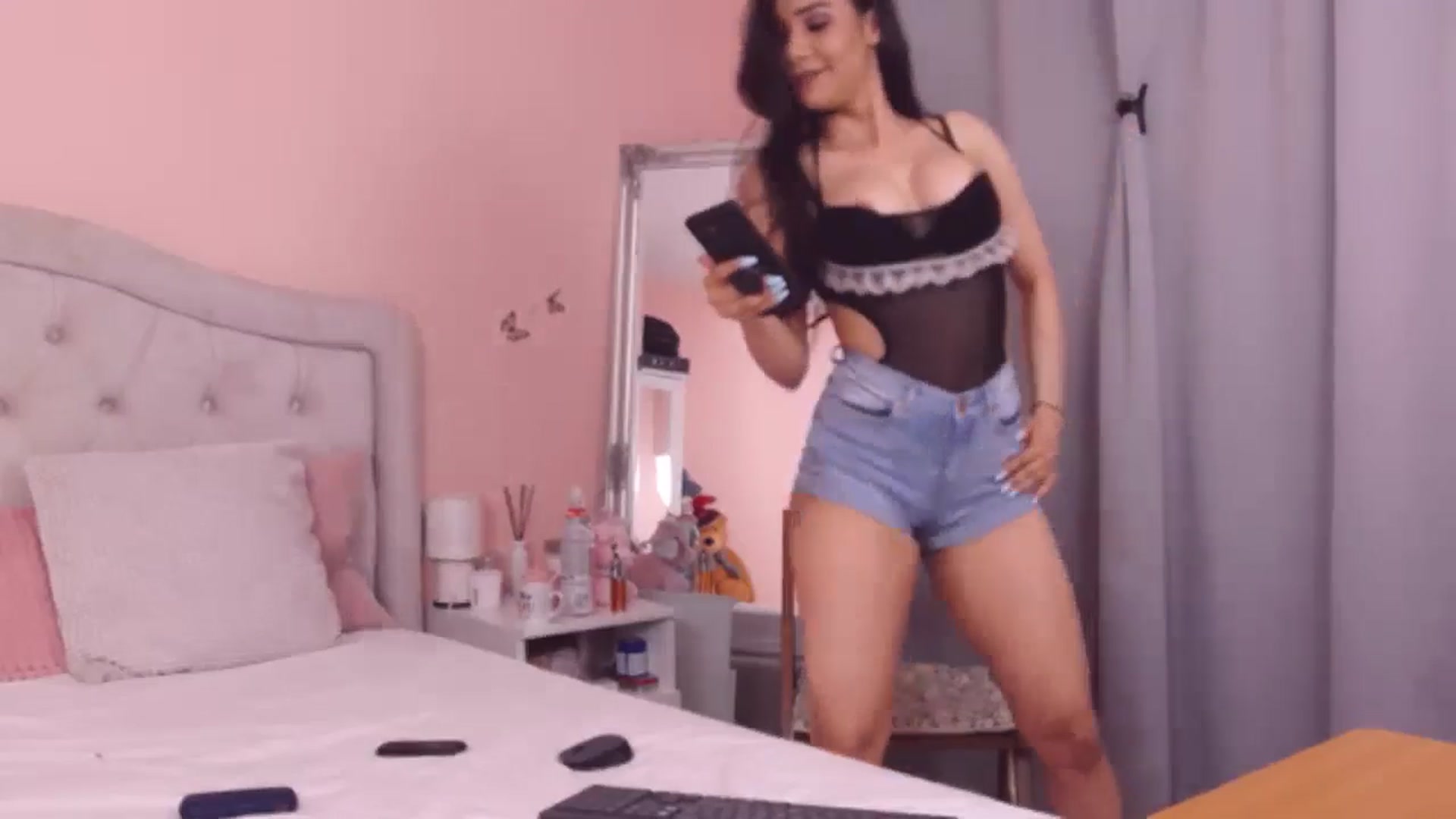 Gallery image thumbnail from Sara_Joy's myfreecams stream on, 06/27/2024, 22:06 image 3 of 20