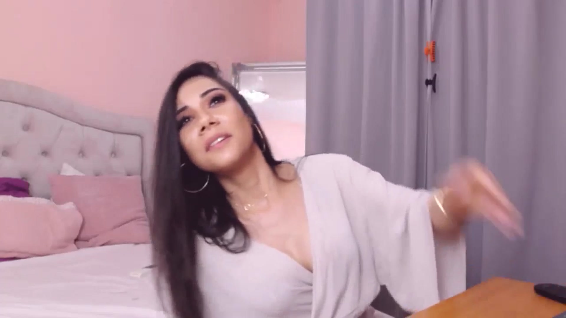 Gallery image thumbnail from Sara_Joy's myfreecams stream on, 07/12/2024, 24:03 image 3 of 20