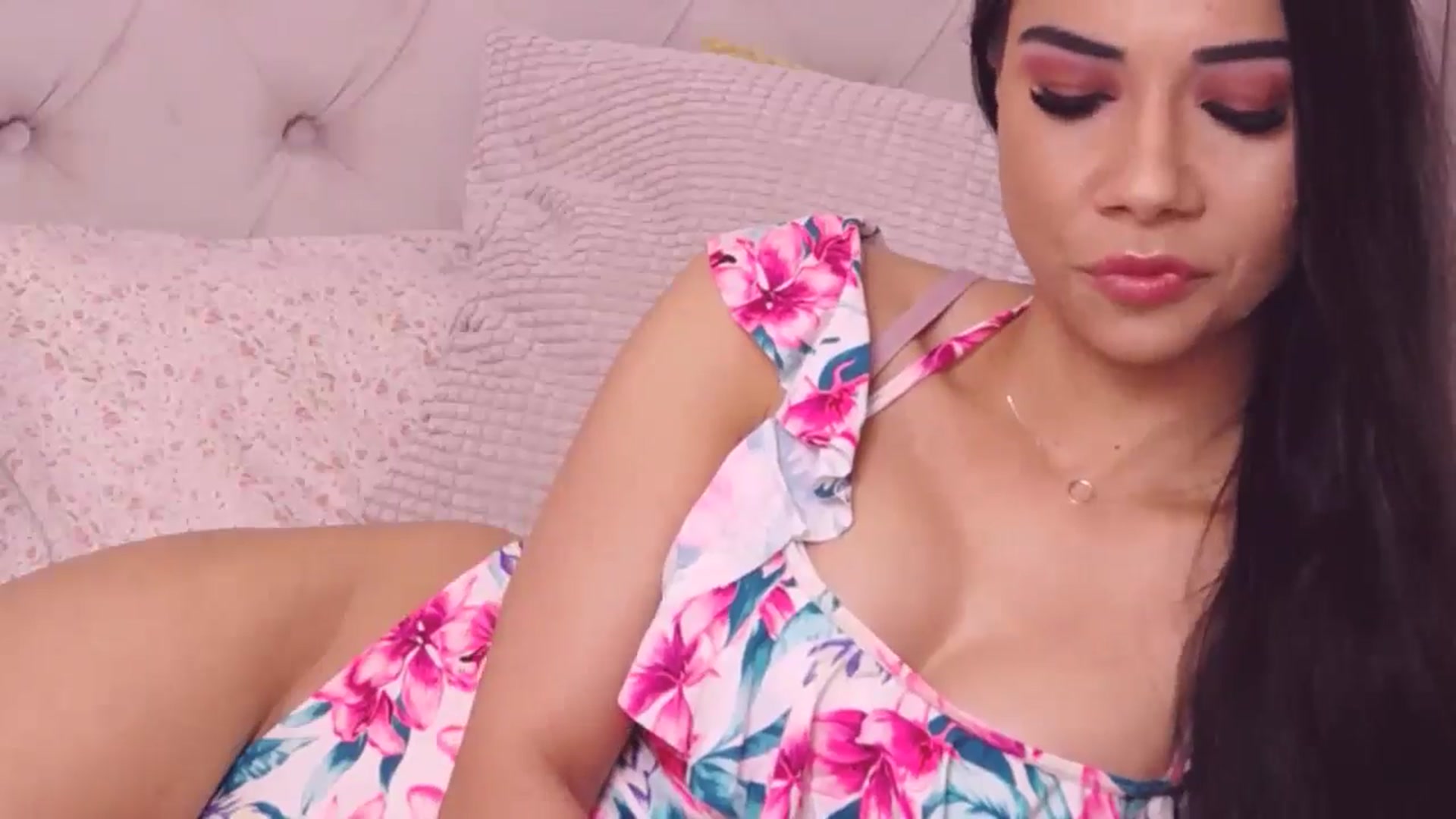 Gallery image thumbnail from Sara_Joy's myfreecams stream on, 07/13/2024, 20:24 image 7 of 20