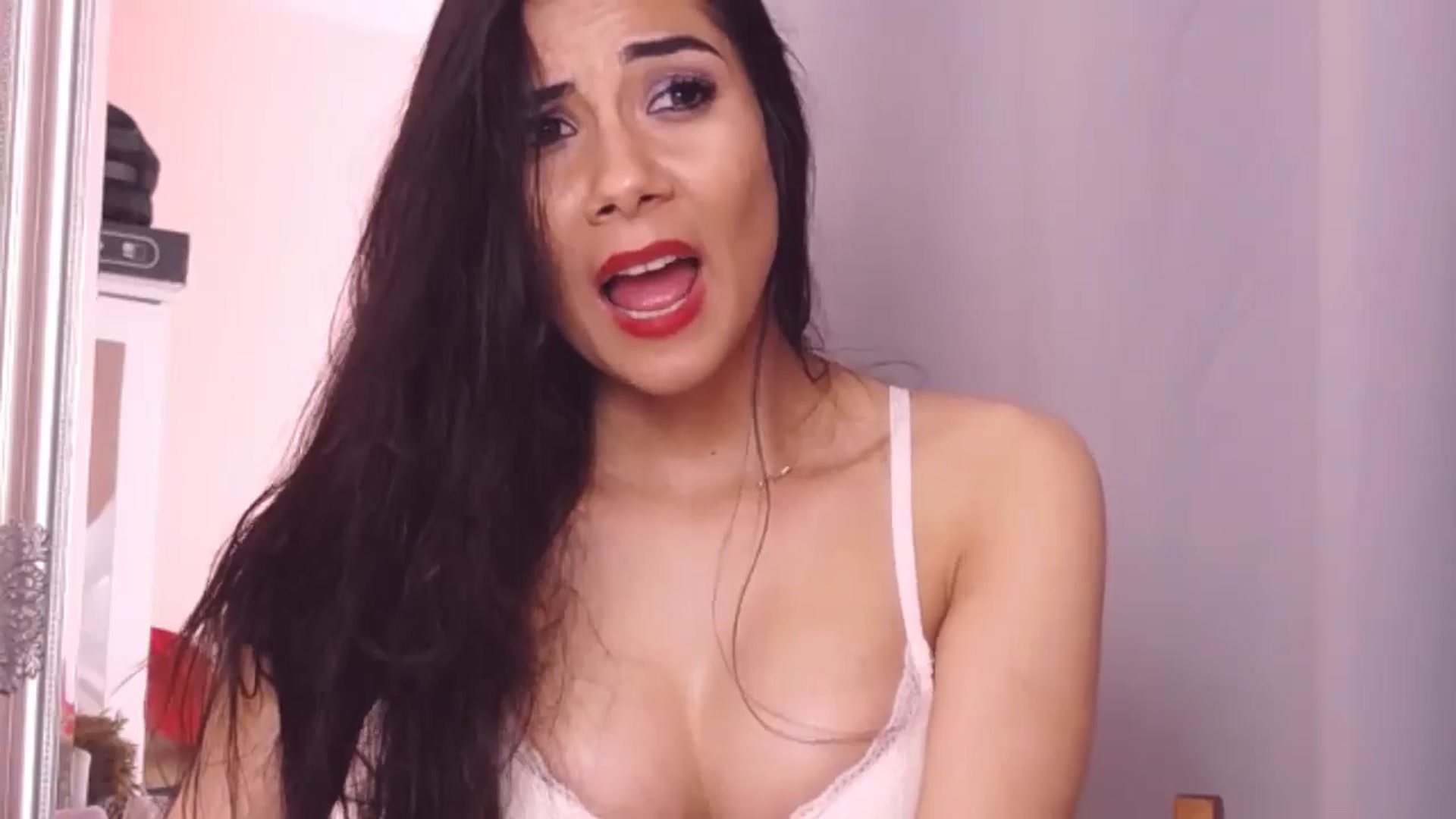 Gallery image thumbnail from Sara_Joy's myfreecams stream on, 07/24/2024, 23:30 image 8 of 20