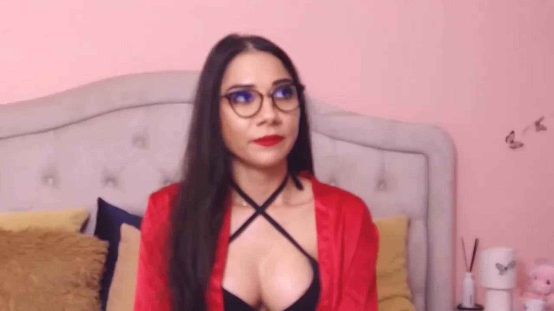 Gallery image thumbnail from Sara_Joy's myfreecams stream on, 07/27/2024, 21:17 image 7 of 20