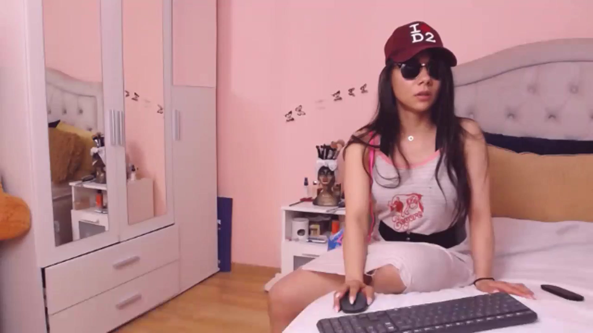 Gallery image thumbnail from Sara_Joy's myfreecams stream on, 07/29/2024, 24:43 image 5 of 20