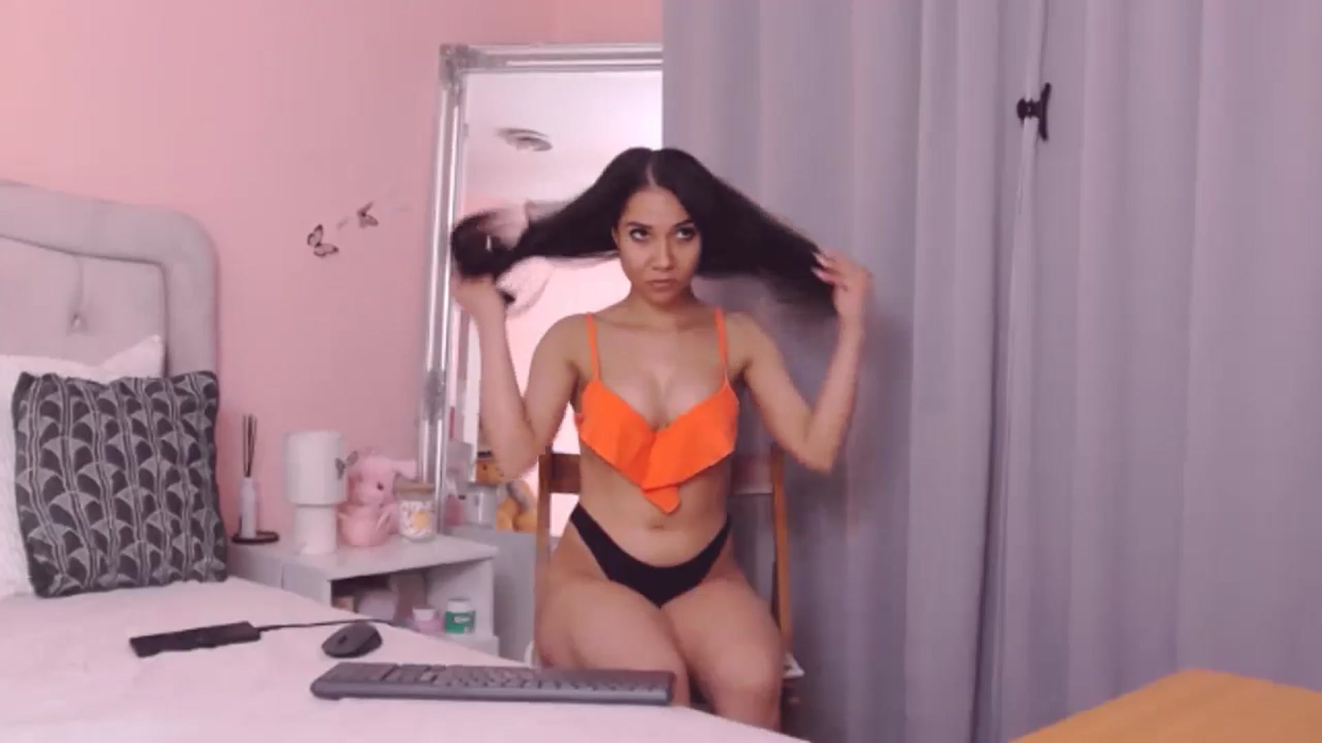 Gallery image thumbnail from Sara_Joy's myfreecams stream on, 07/30/2024, 20:46 image 8 of 20