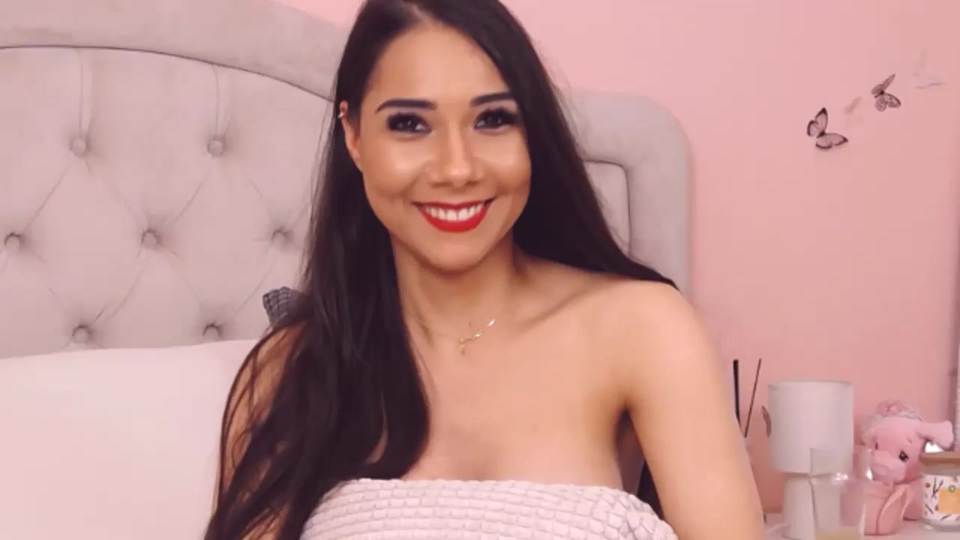 Gallery image thumbnail from Sara_Joy's myfreecams stream on, 08/06/2024, 23:35 image 2 of 20