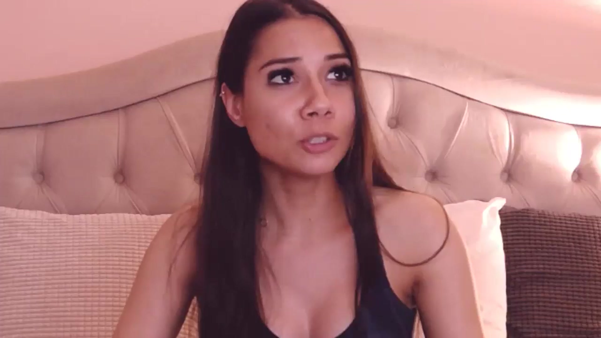 Gallery image thumbnail from Sara_Joy's myfreecams stream on, 08/07/2024, 22:19 image 14 of 20