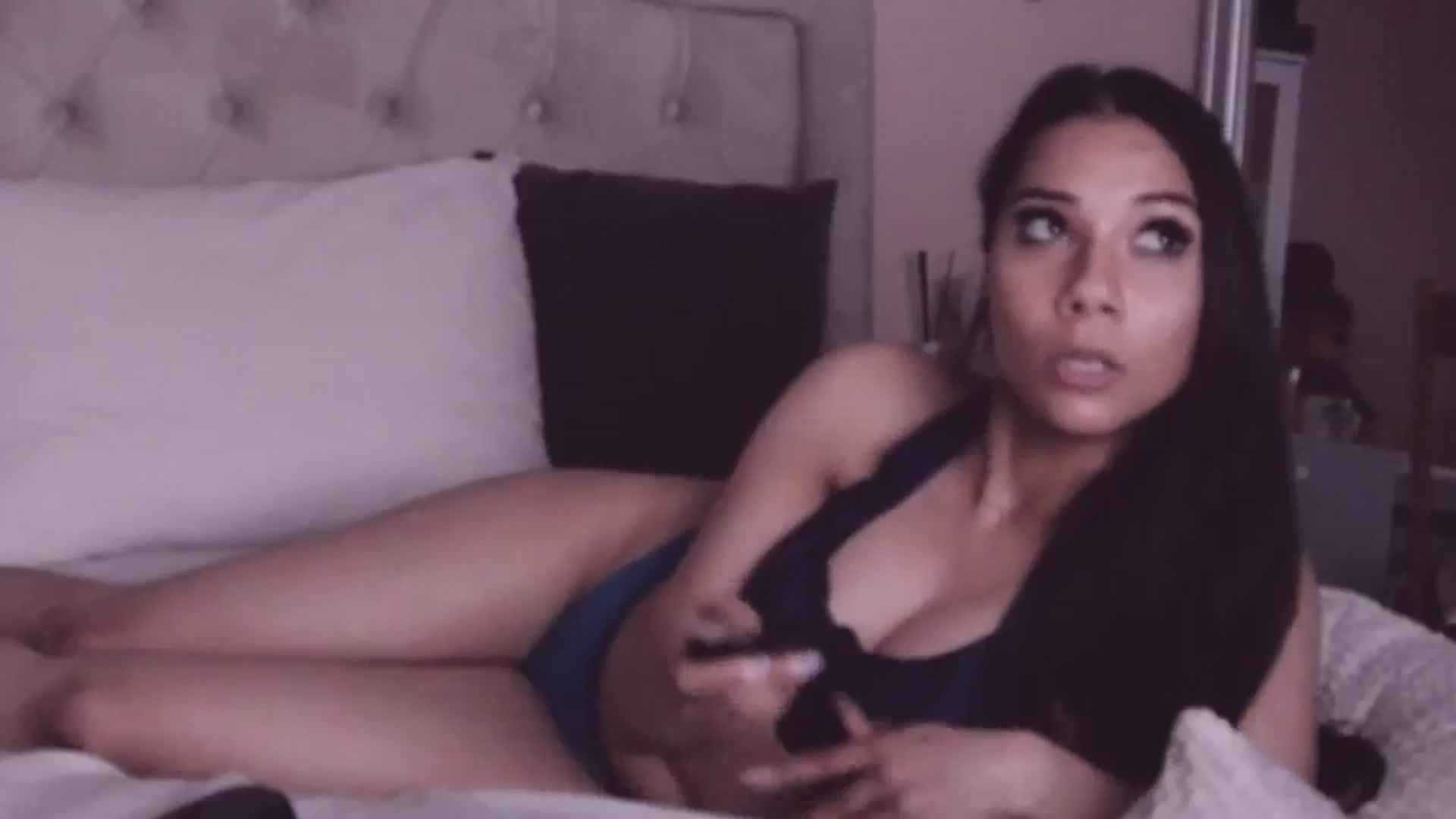 Gallery image thumbnail from Sara_Joy's myfreecams stream on, 08/07/2024, 22:19 image 11 of 20
