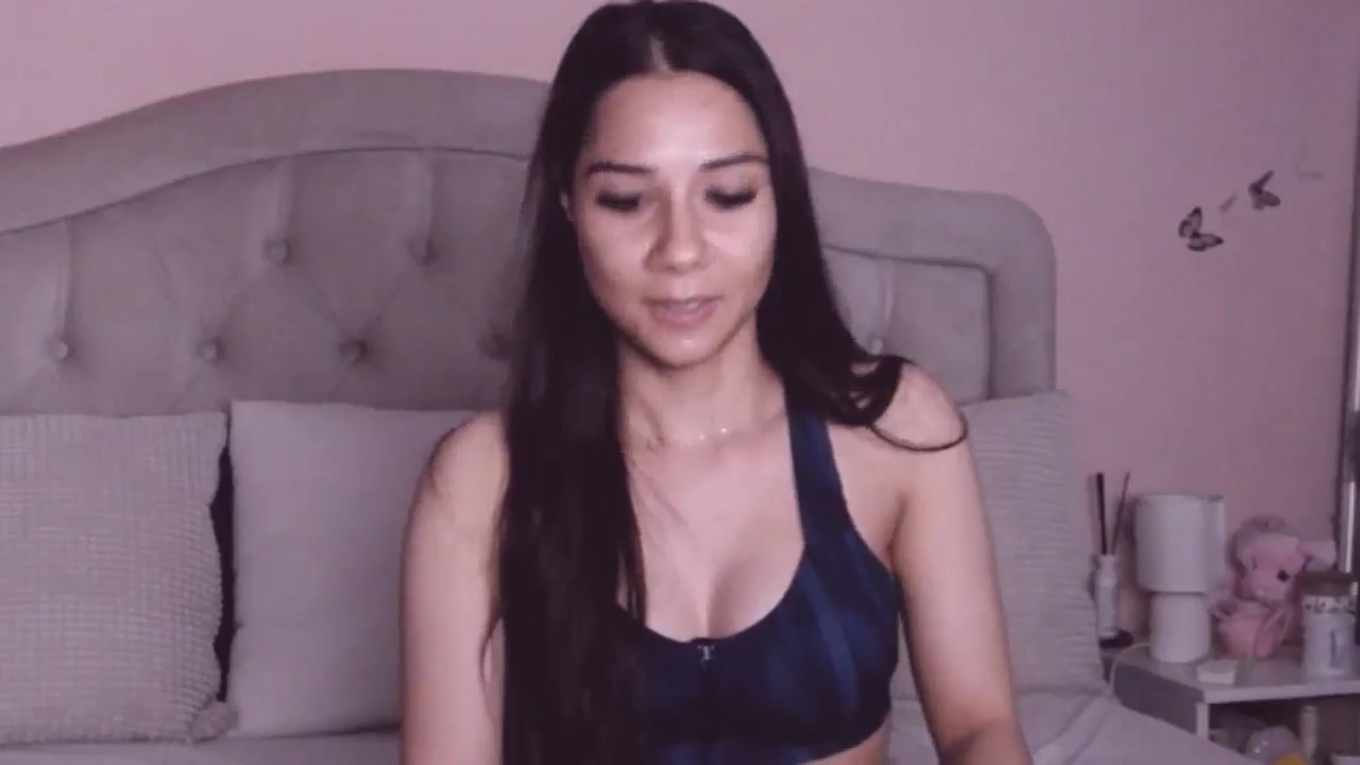 Gallery image thumbnail from Sara_Joy's myfreecams stream on, 08/07/2024, 22:19 image 8 of 20