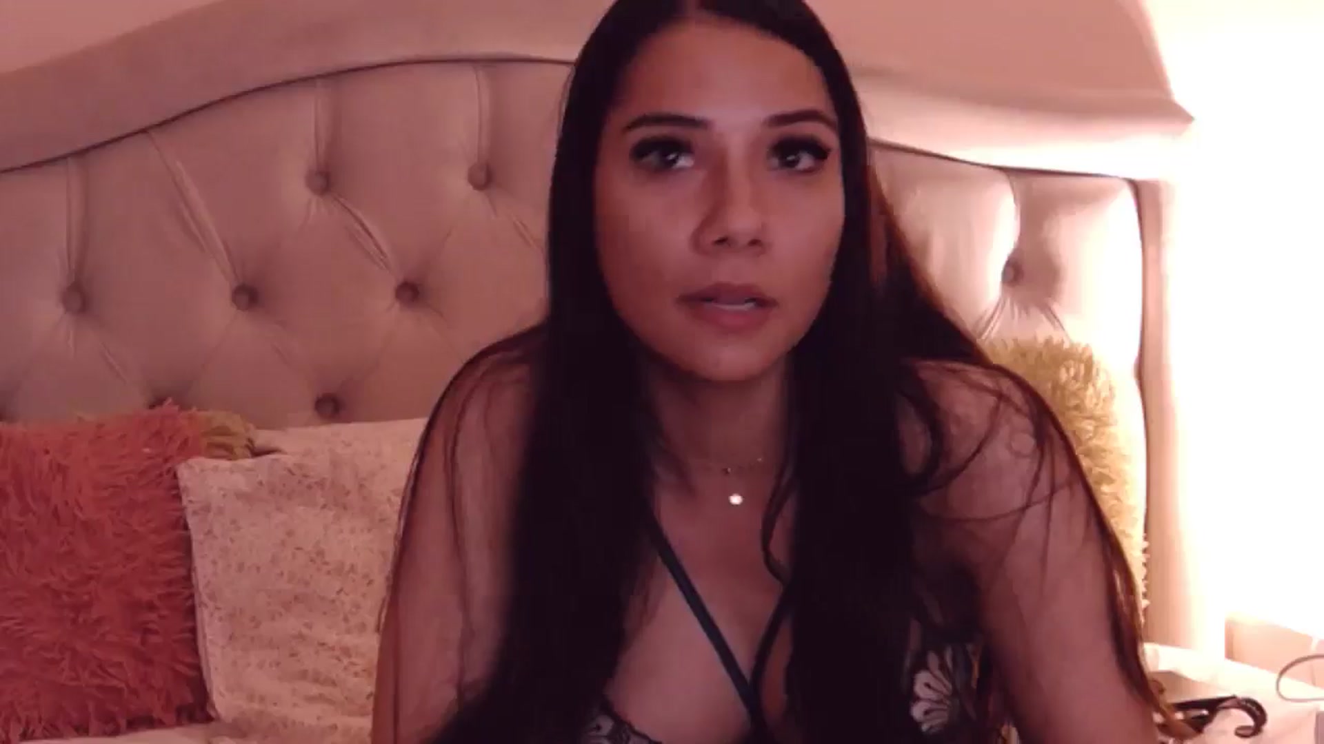 Gallery image thumbnail from Sara_Joy's myfreecams stream on, 08/27/2024, 24:12 image 3 of 20
