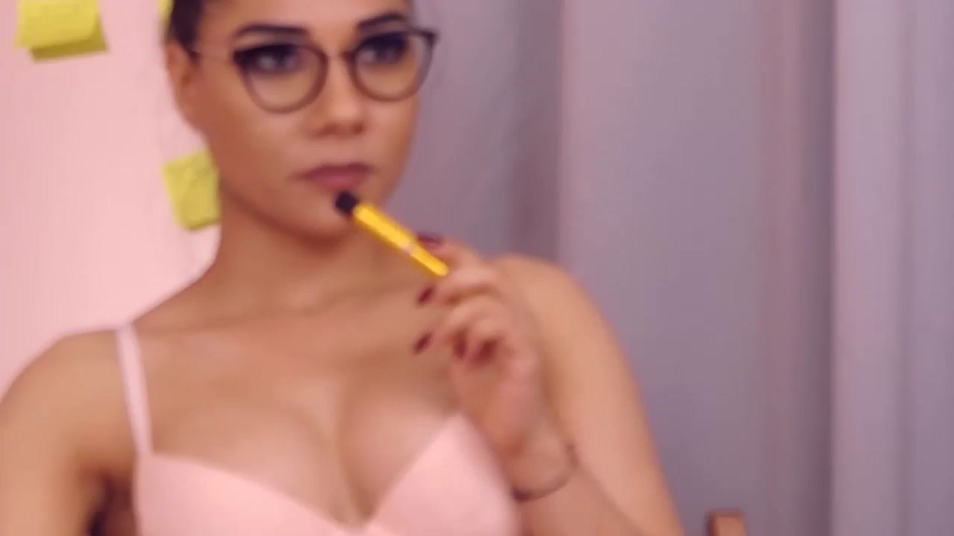 Gallery image thumbnail from Sara_Joy's myfreecams stream on, 09/29/2024, 21:01 image 16 of 20