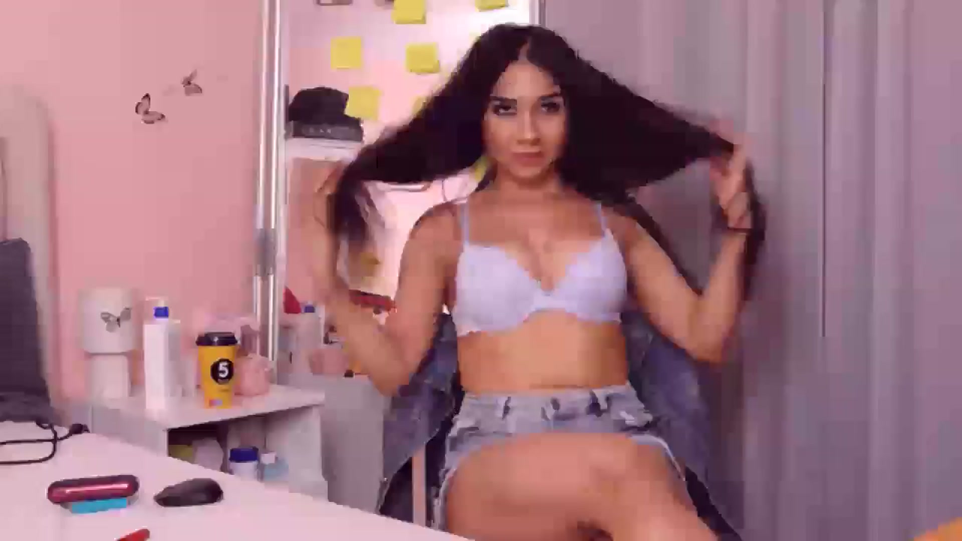 Gallery image thumbnail from Sara_Joy's myfreecams stream on, 10/04/2024, 18:34 image 6 of 20