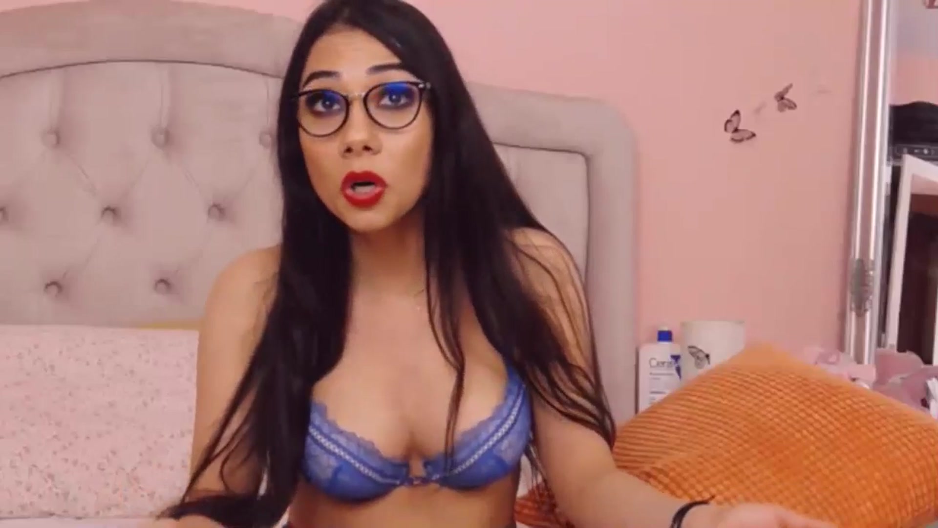 Gallery image thumbnail from Sara_Joy's myfreecams stream on, 11/23/2024, 21:05 image 18 of 20