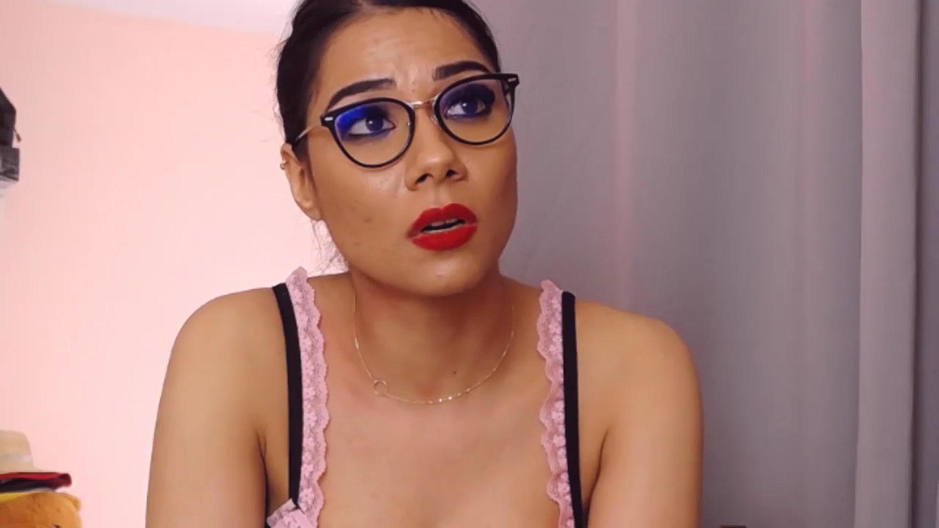 Gallery image thumbnail from Sara_Joy's myfreecams stream on, 11/30/2024, 23:04 image 8 of 20