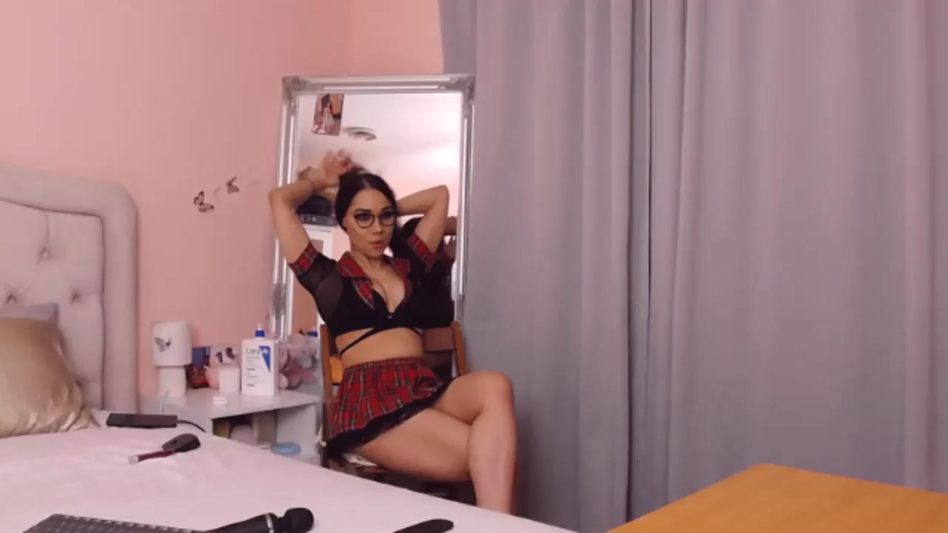 Gallery image thumbnail from Sara_Joy's myfreecams stream on, 12/14/2024, 19:32 image 5 of 20